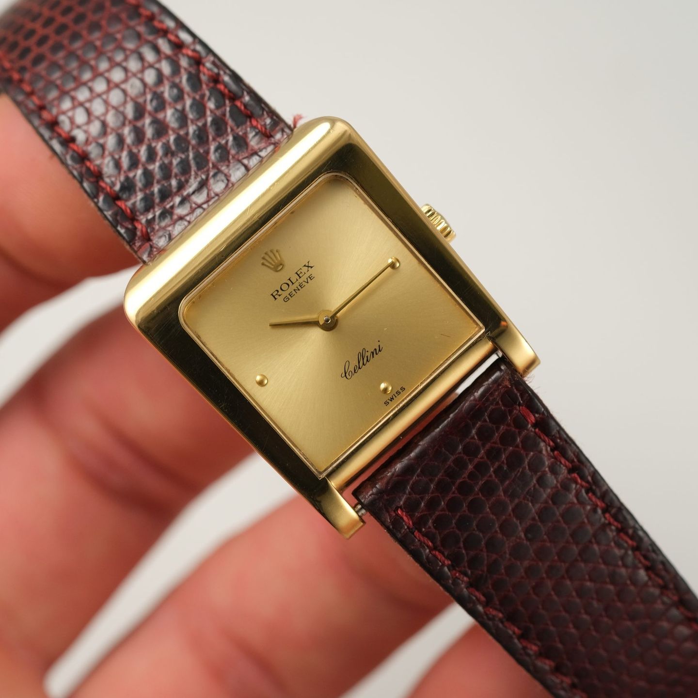 Rolex Cellini 4100 (1976) - Champagne dial 25 mm Yellow Gold case (7/8)