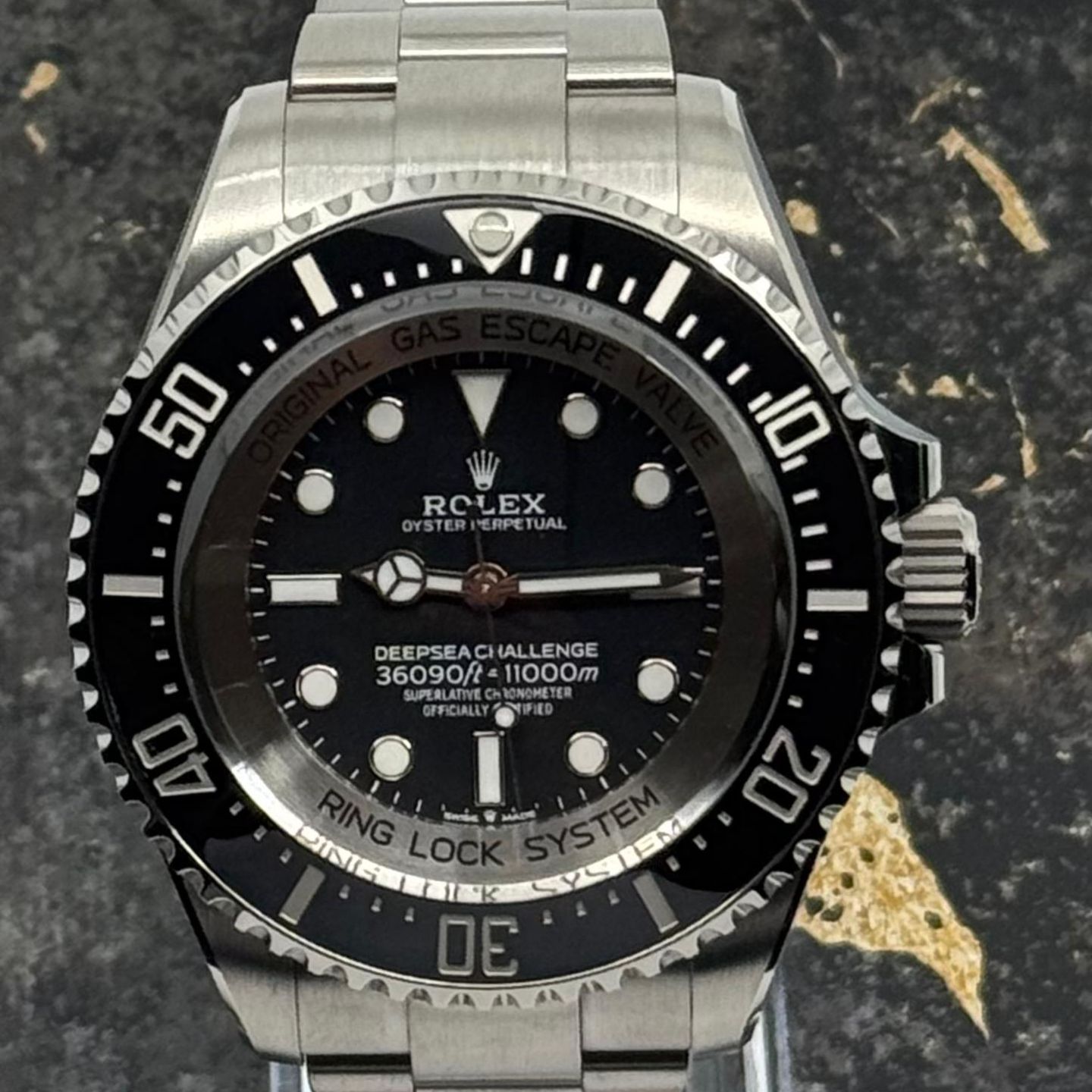 Rolex Sea-Dweller Deepsea 126067 (2025) - Zwart wijzerplaat 50mm Titanium (2/8)