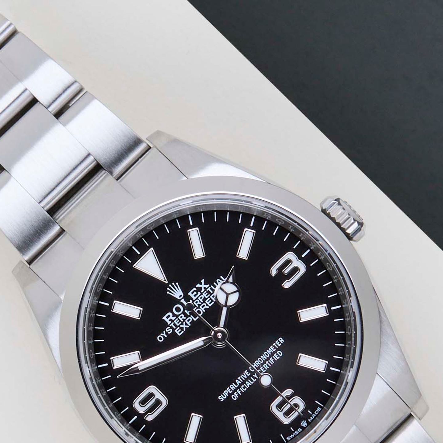 Rolex Explorer 124270 - (3/8)