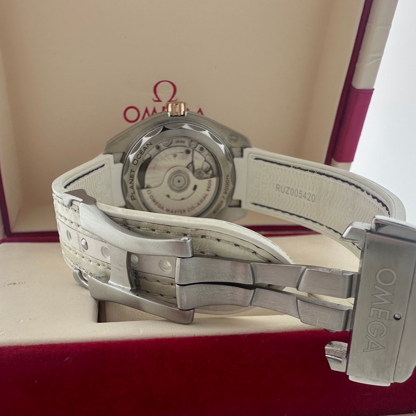 Omega Seamaster Planet Ocean 215.23.40.20.04.001 (2017) - White dial 40 mm Steel case (7/8)