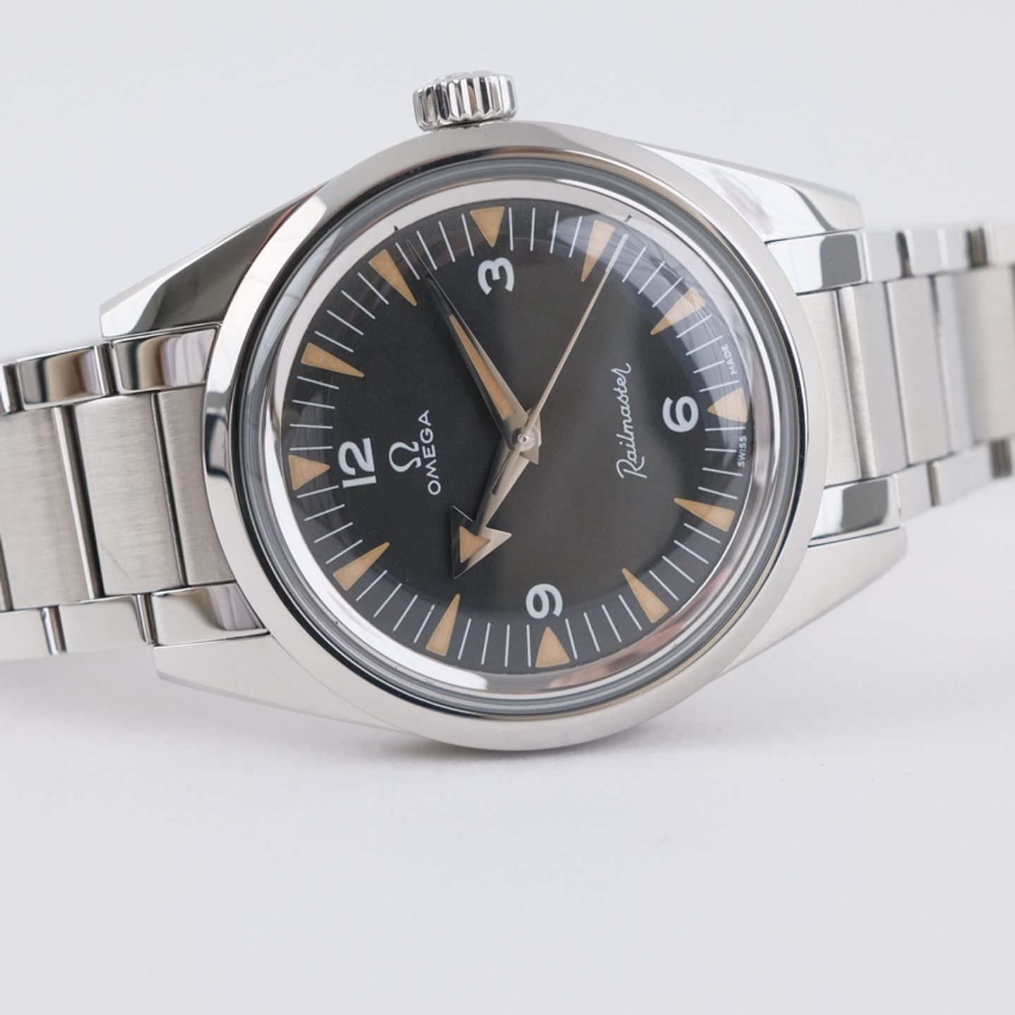 Omega Seamaster Railmaster 220.10.38.20.01.002 - (4/8)