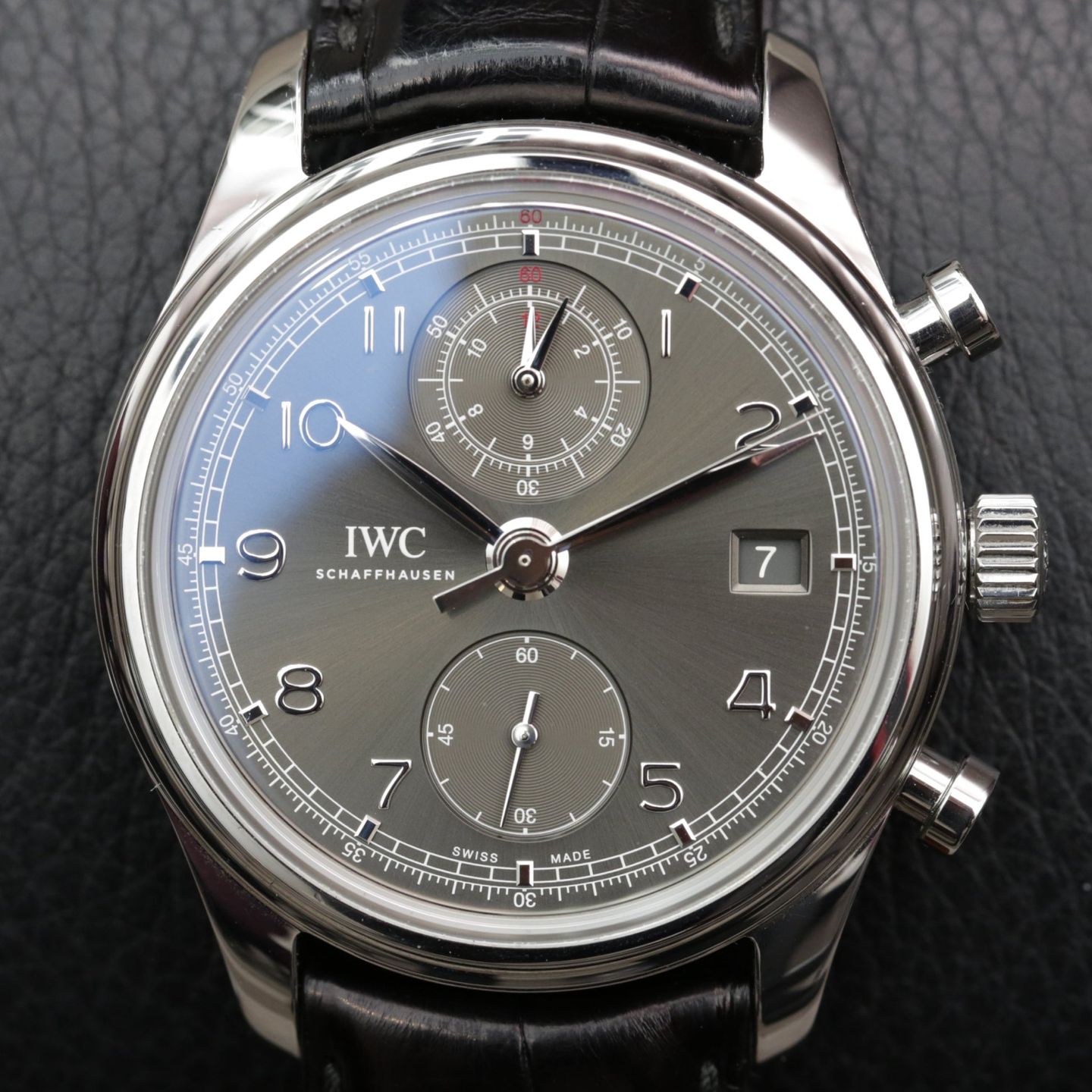 IWC Portuguese Chronograph IW390404 (2014) - Grey dial 42 mm Steel case (1/7)