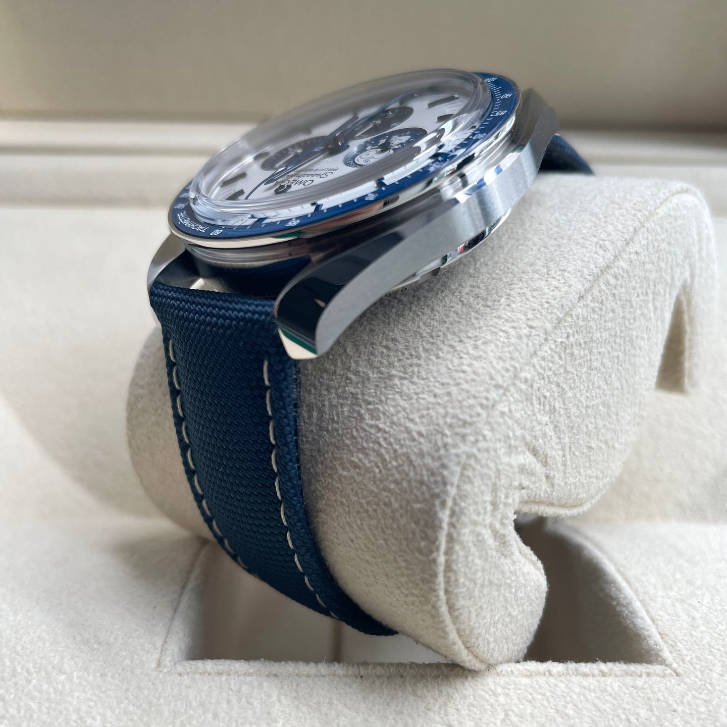 Omega Speedmaster Professional Moonwatch 310.32.42.50.02.001 (2025) - White dial 42 mm Steel case (9/14)