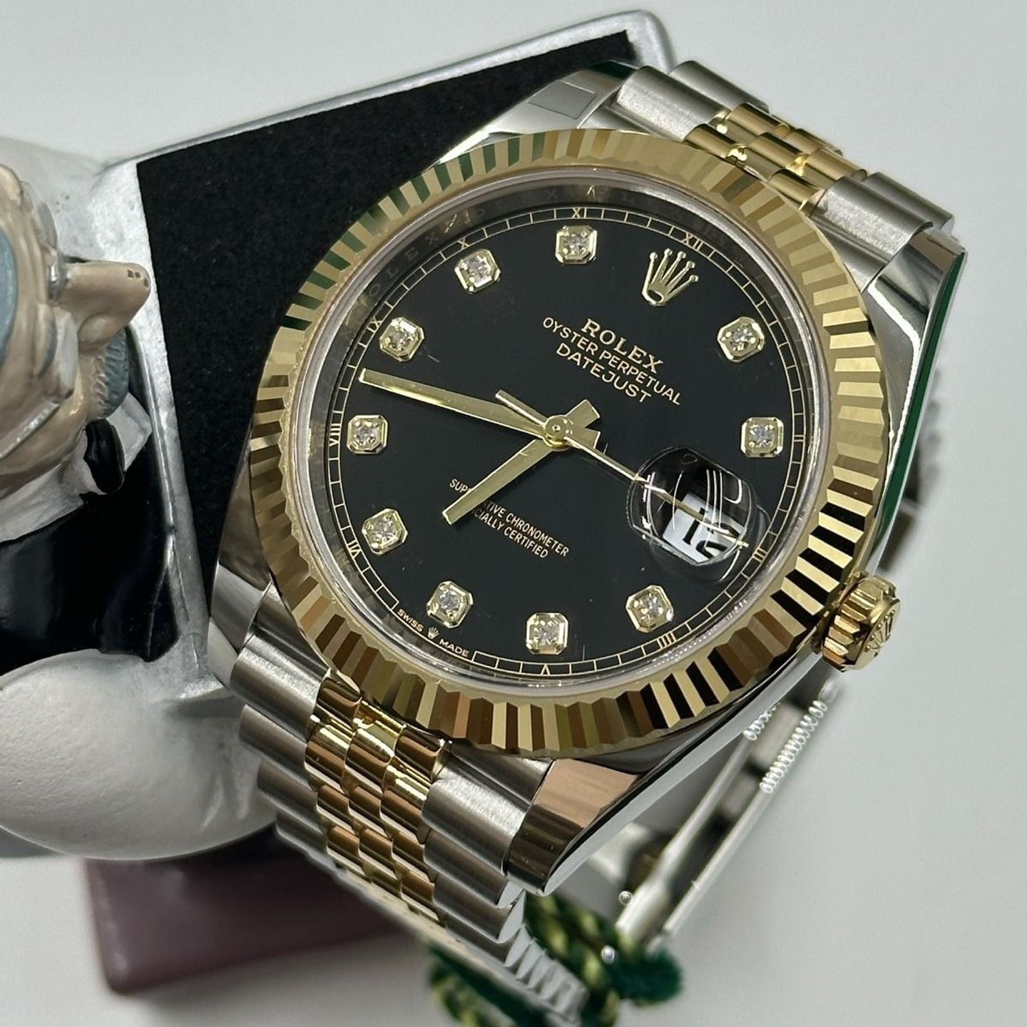 Rolex Datejust 41 126333 (Onbekend (willekeurig serienummer)) - Zwart wijzerplaat 41mm Goud/Staal (1/8)