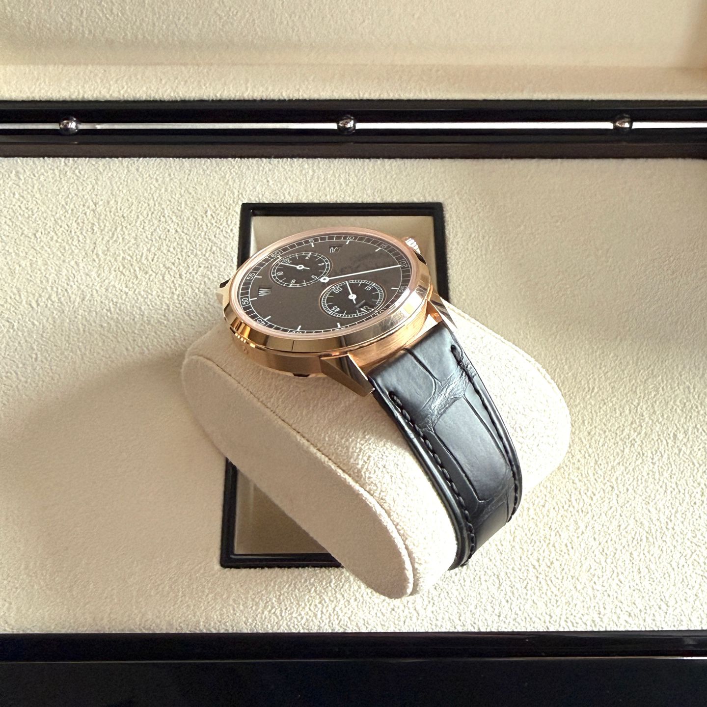 Patek Philippe Annual Calendar 5235/50R-001 - (4/7)