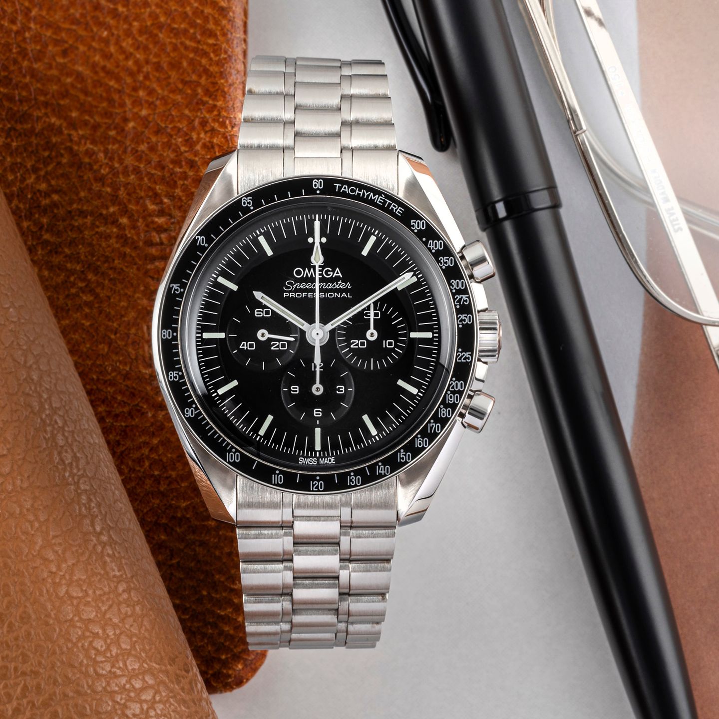 Omega Speedmaster Professional Moonwatch 310.30.42.50.01.001 (Unknown (random serial)) - Black dial 42 mm Steel case (2/8)