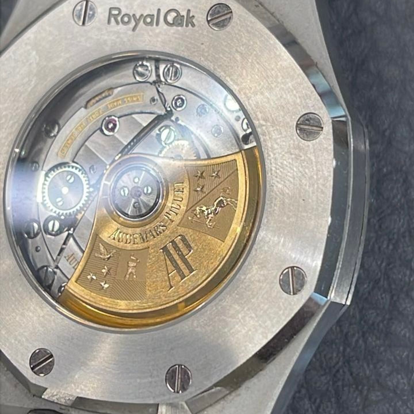 Audemars Piguet Royal Oak Selfwinding 15400ST.OO.1220ST.01 (2024) - Zwart wijzerplaat 41mm Staal (3/6)