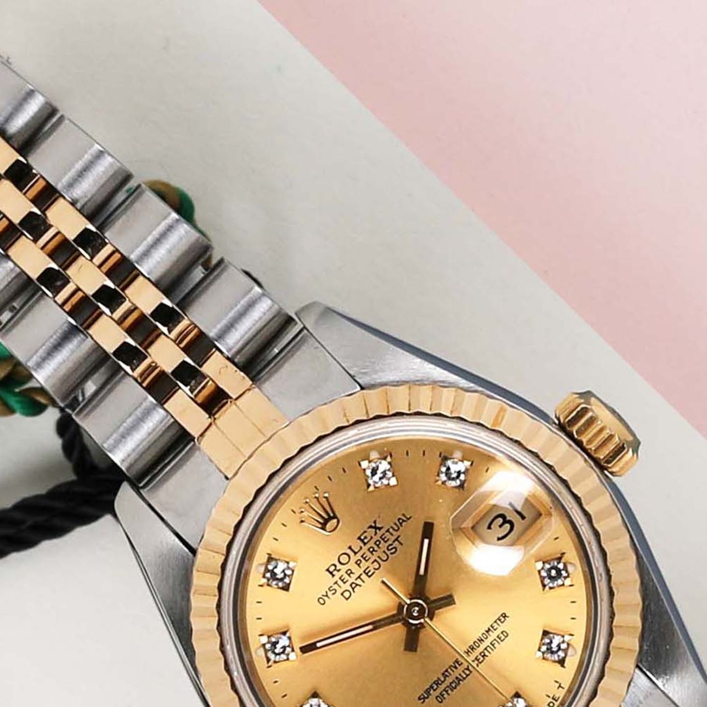 Rolex Lady-Datejust 69173 (1994) - Champagne wijzerplaat 26mm Goud/Staal (2/7)