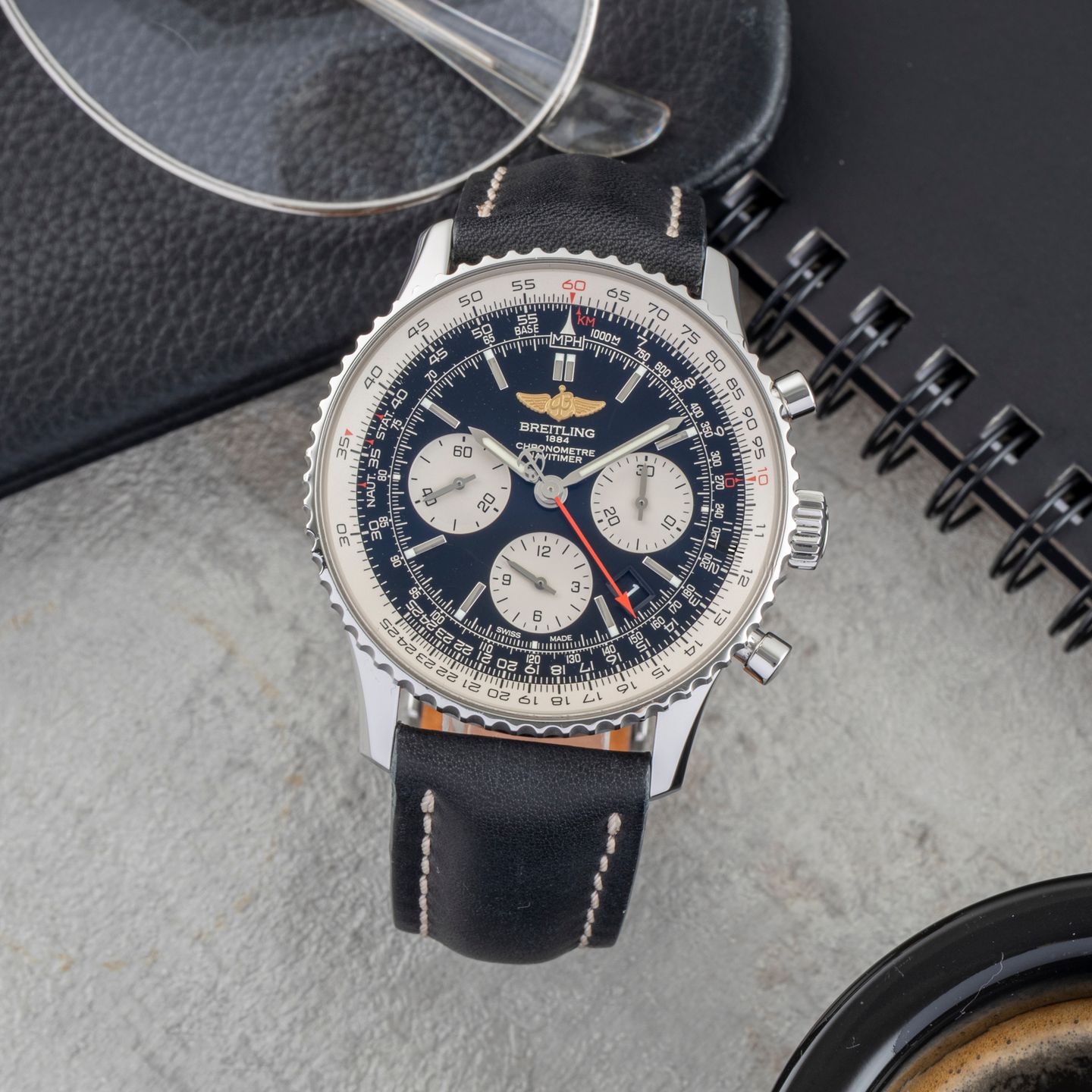 Breitling Navitimer 01 AB0120 (2018) - 43 mm Steel case (1/8)