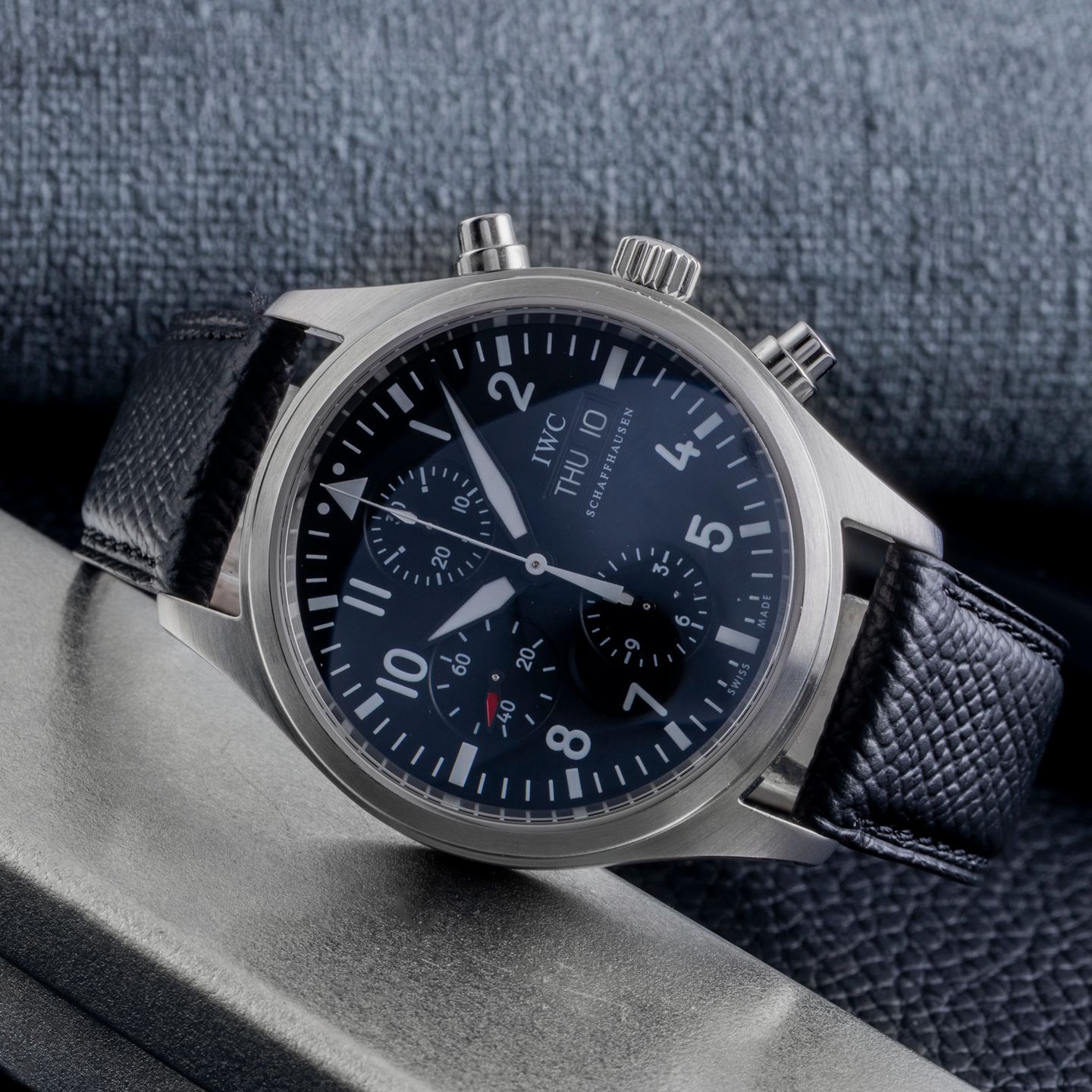 IWC Pilot Chronograph IW371701 (2010) - Black dial 42 mm Steel case (2/8)