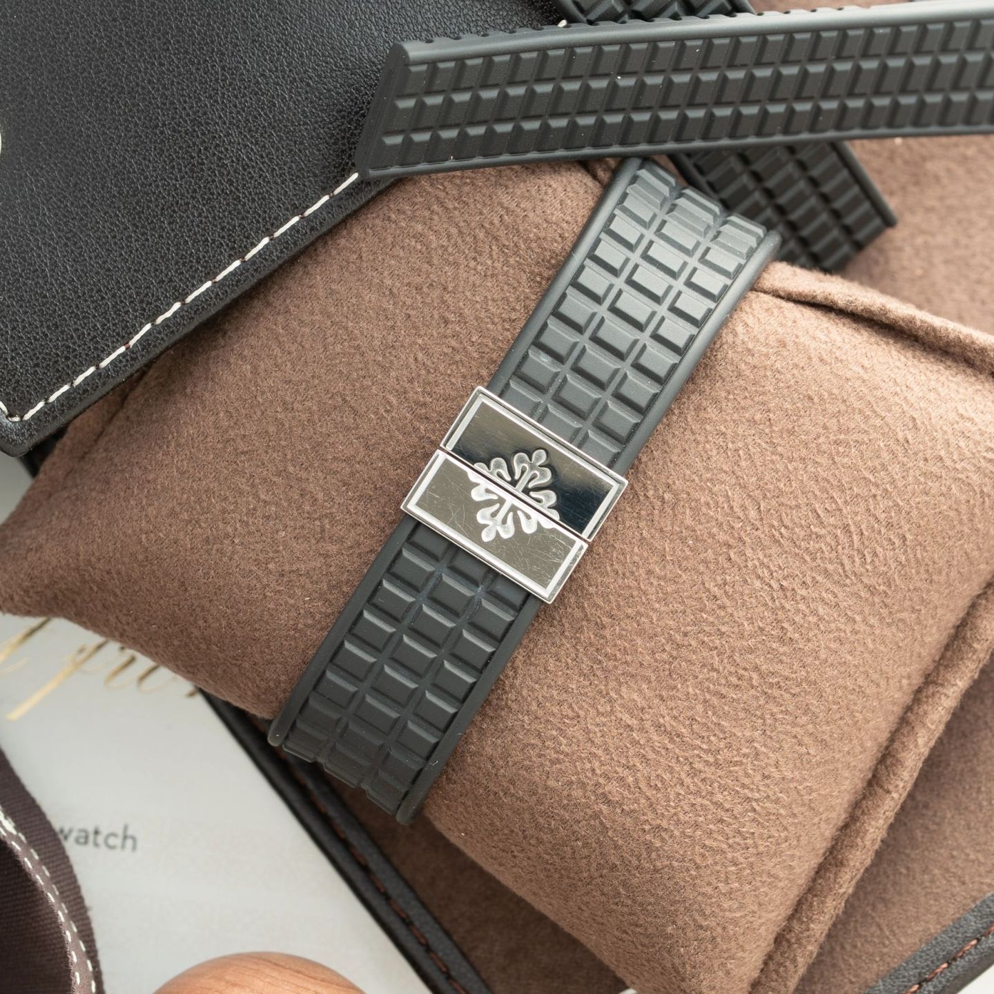 Patek Philippe Aquanaut 5064 (2007) - 37 mm Steel case (6/7)