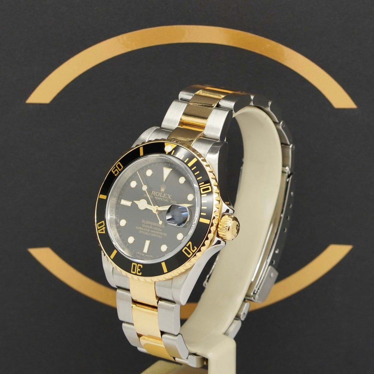 Rolex Submariner Date 16613 (2009) - Black dial 40 mm Gold/Steel case (2/7)