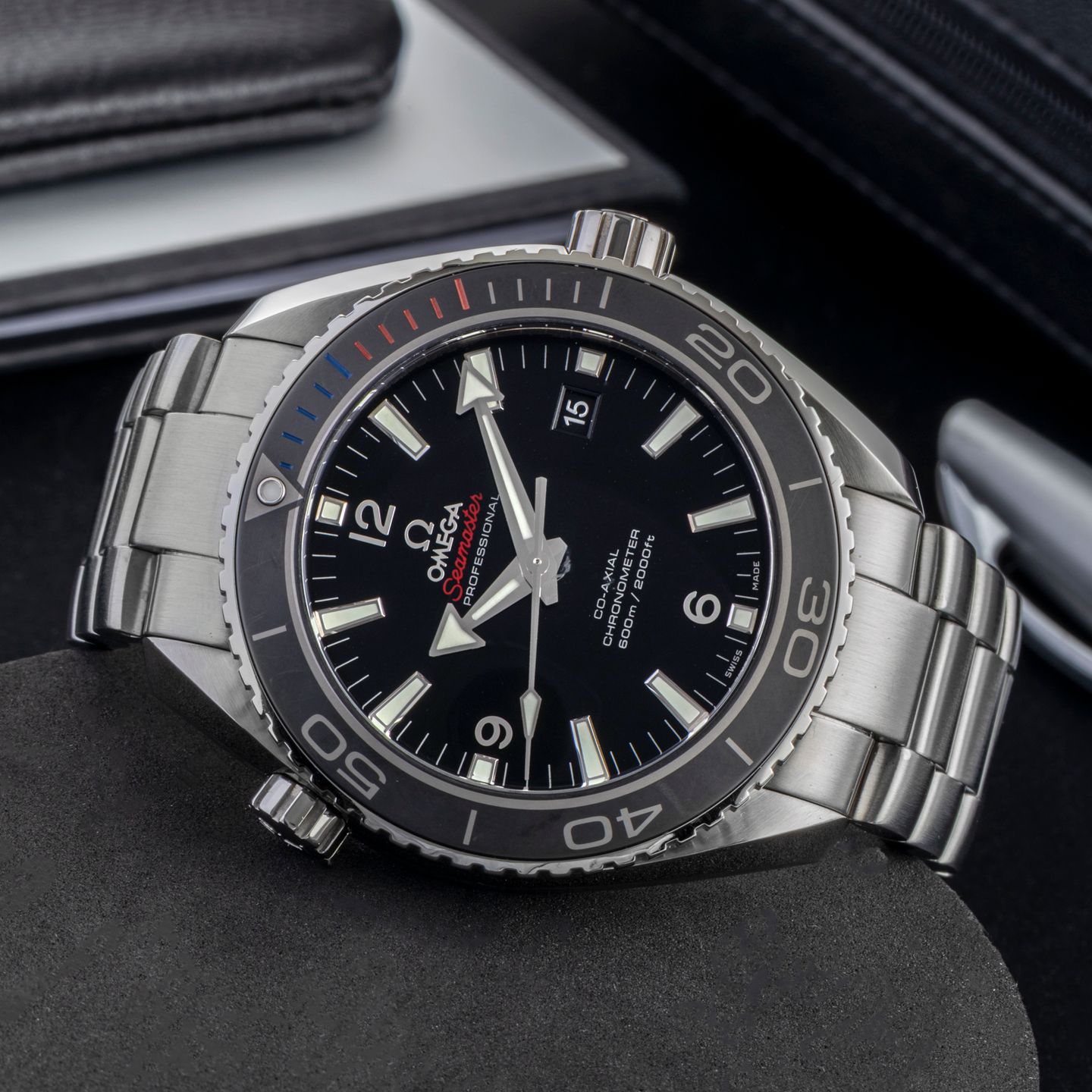 Omega Seamaster Planet Ocean 522.30.46.21.01.001 - (2/8)
