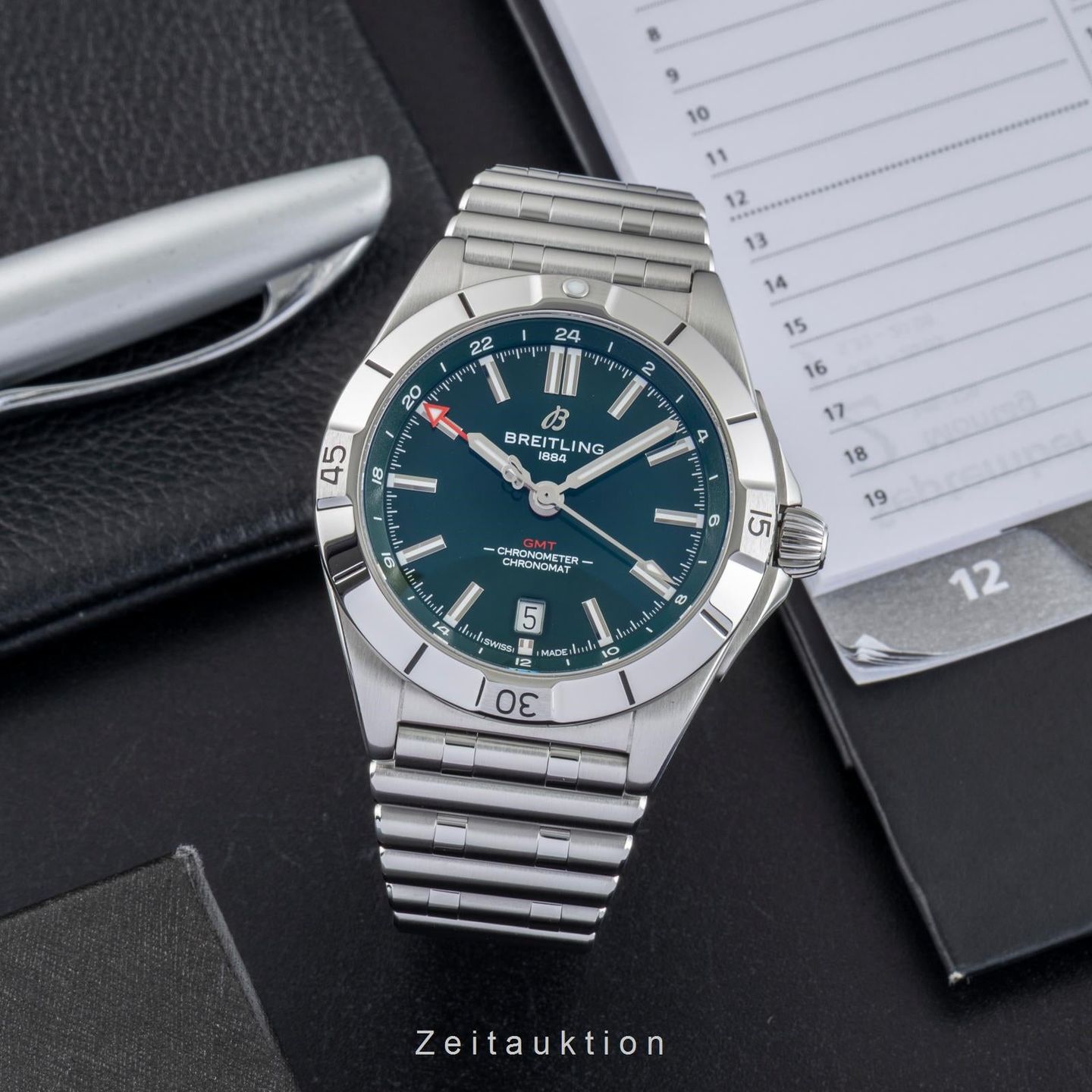 Breitling Chronomat GMT A32398 (Unknown (random serial)) - Black dial 40 mm Steel case (3/8)