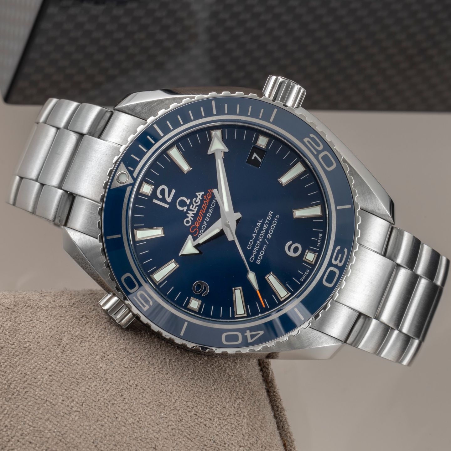 Omega Seamaster Planet Ocean 232.90.42.21.03.001 (2016) - Blauw wijzerplaat 42mm Titanium (2/8)