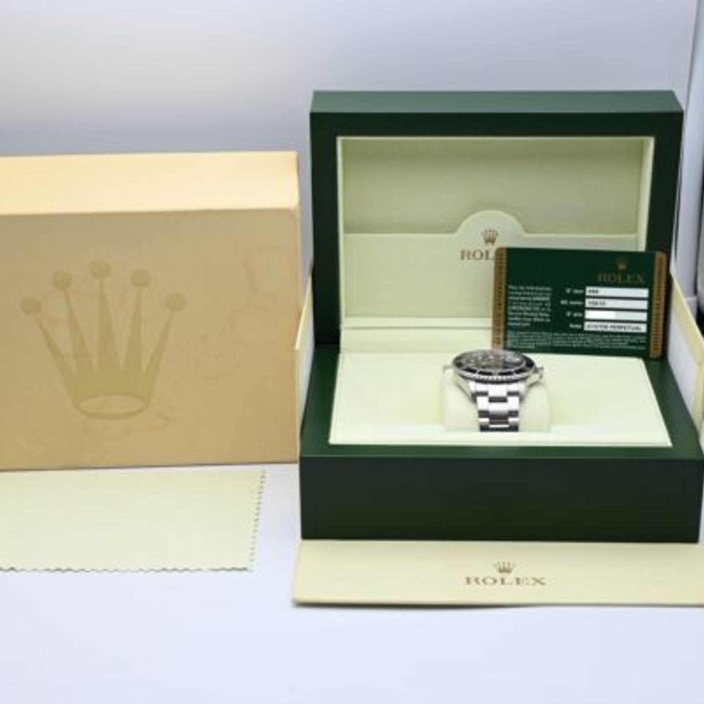 Rolex Submariner Date 16610 (2009) - Black dial 40 mm Steel case (2/8)