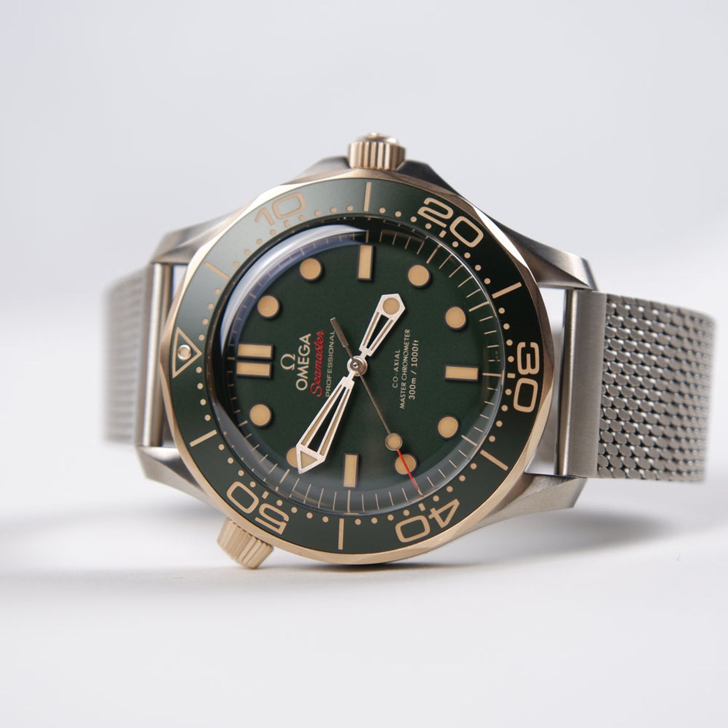Omega Seamaster Diver 300 M 210.90.42.20.10.001 (2025) - Groen wijzerplaat 42mm Titanium (1/2)