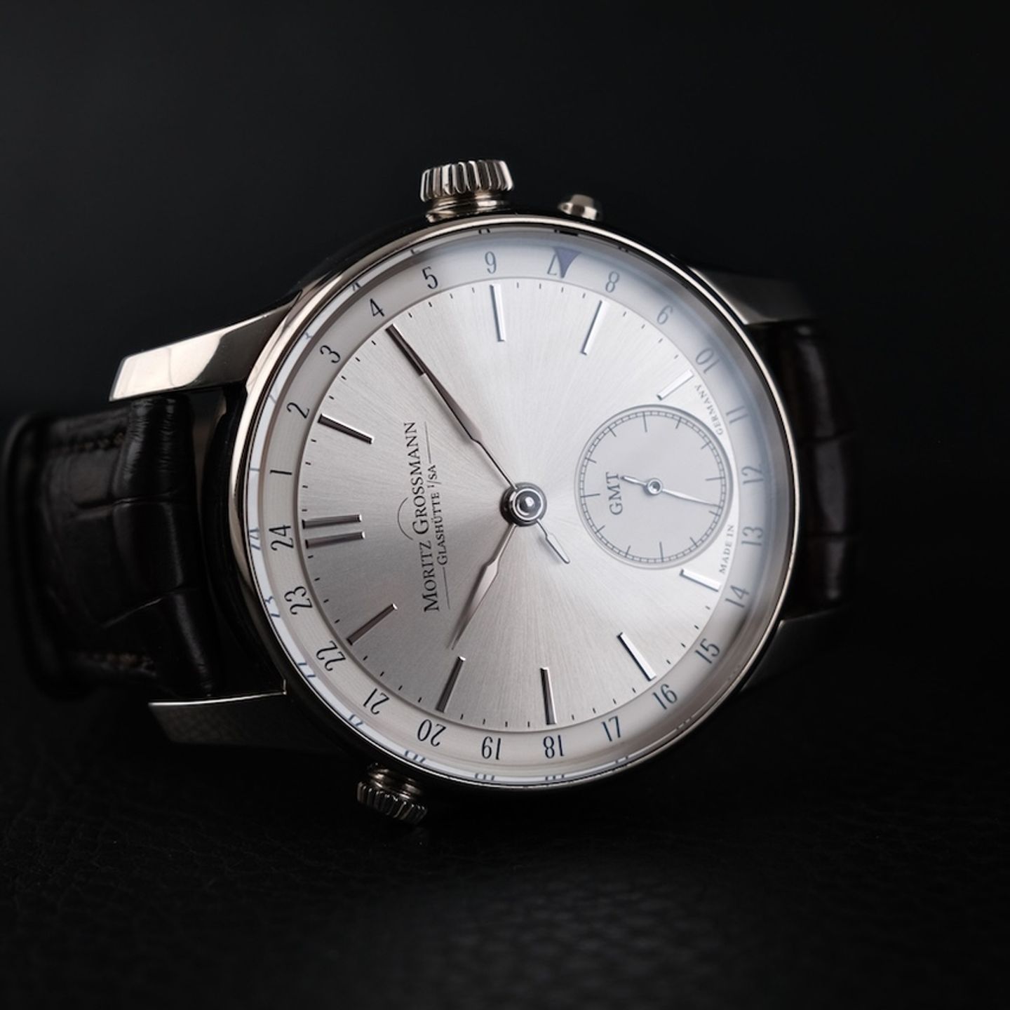 Moritz Grossmann GMT MG002155 (2019) - Silver dial 41 mm White Gold case (3/8)