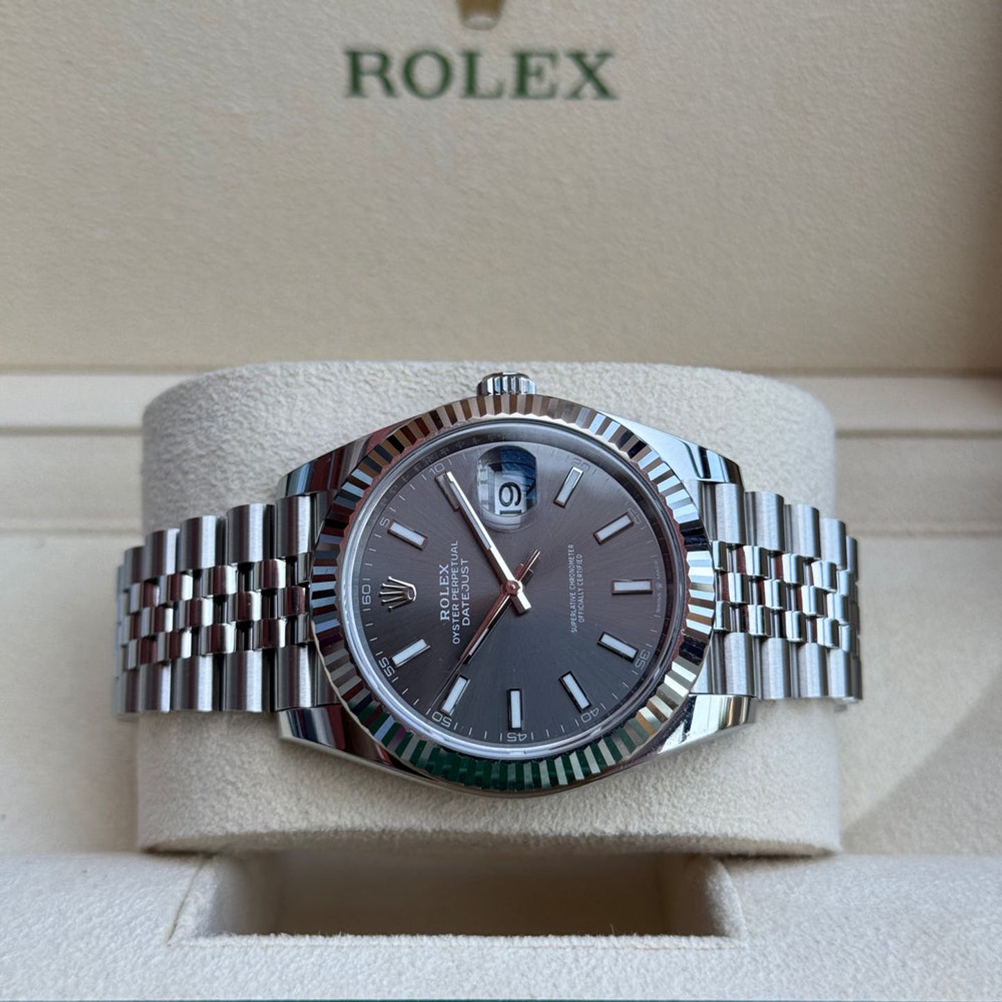 Rolex Datejust 41 126334 (2025) - Grijs wijzerplaat 41mm Staal (4/7)