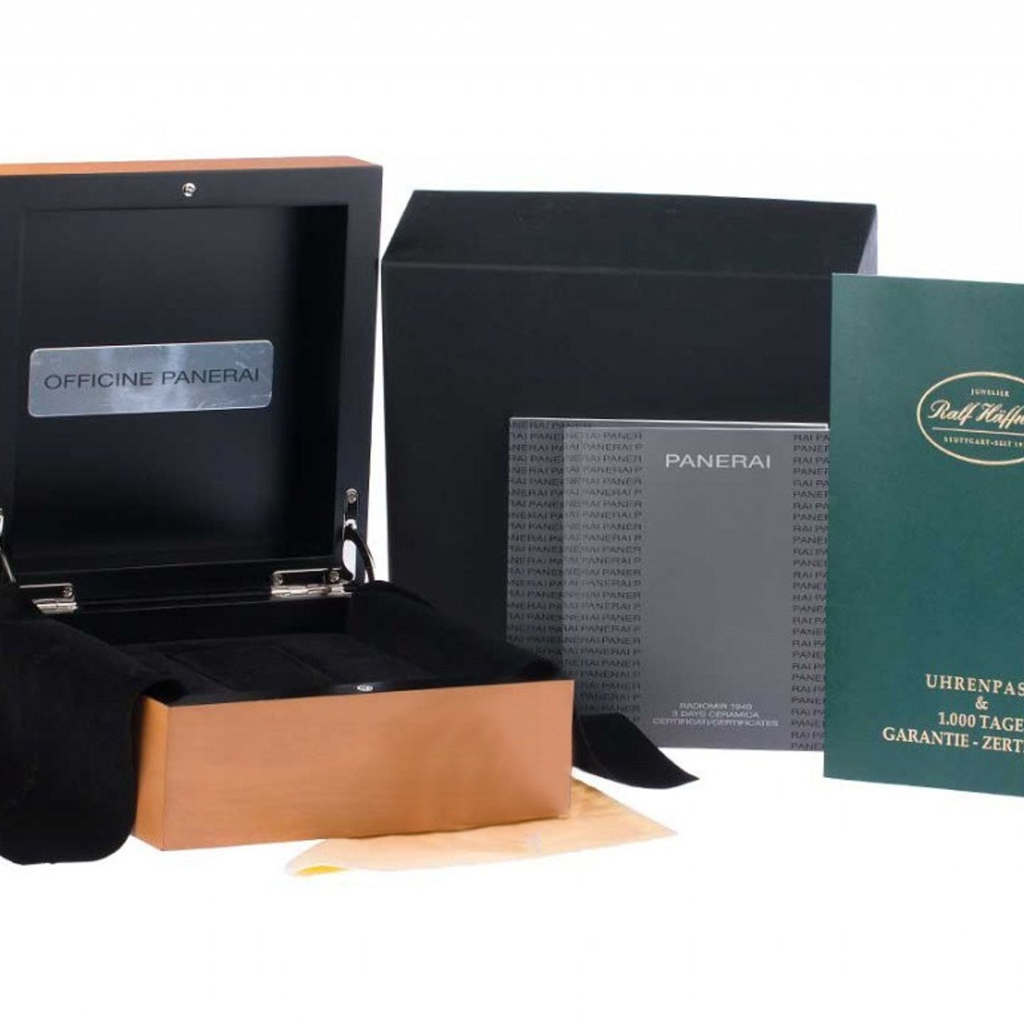 Panerai Radiomir PAM00753 (2018) - Black dial 45 mm Steel case (2/8)