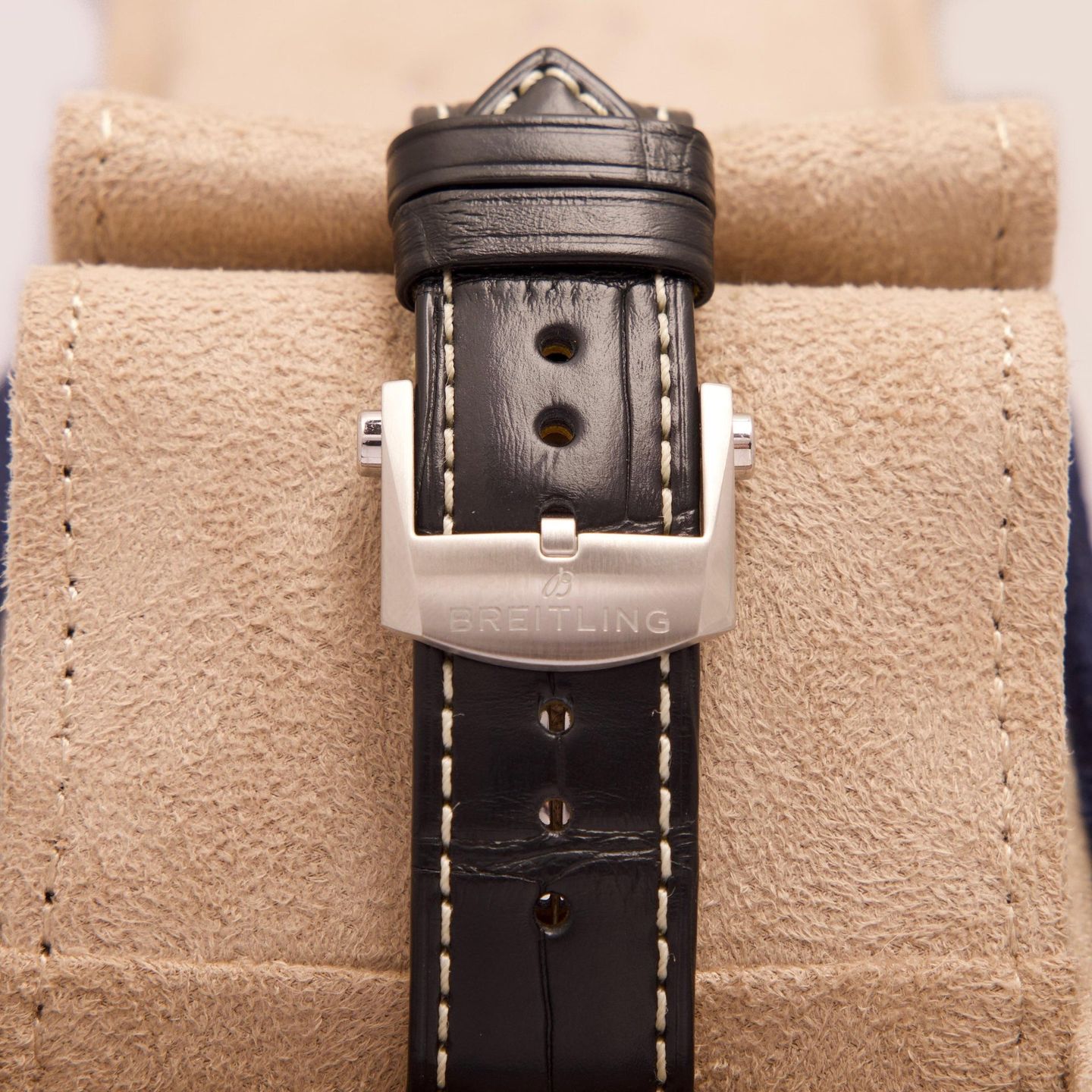 Breitling Navitimer 1 B01 Chronograph AB0138211B1P1 (2026) - Black dial 43 mm Steel case (5/7)