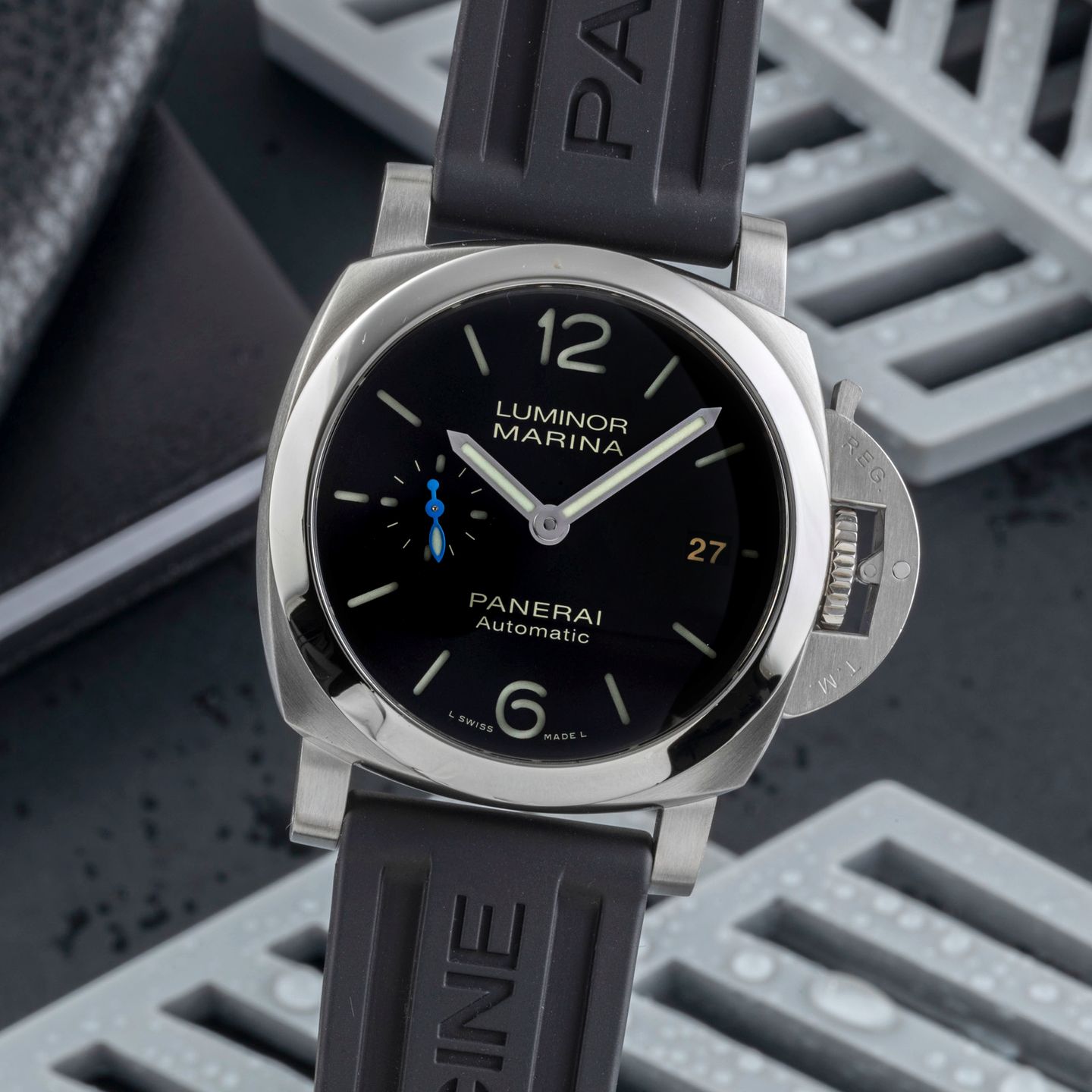 Panerai Luminor 1950 PAM01372 (Unknown (random serial)) - Black dial 40 mm Steel case (3/8)