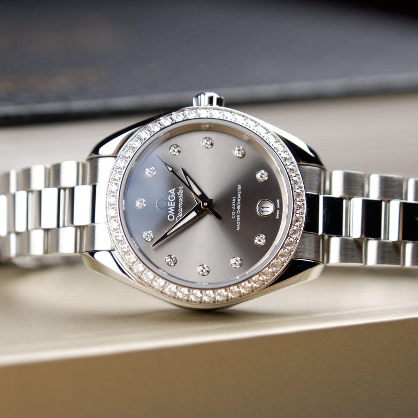 Omega Seamaster Aqua Terra 220.15.30.20.56.001 (2026) - Grey dial 30 mm Steel case (1/2)