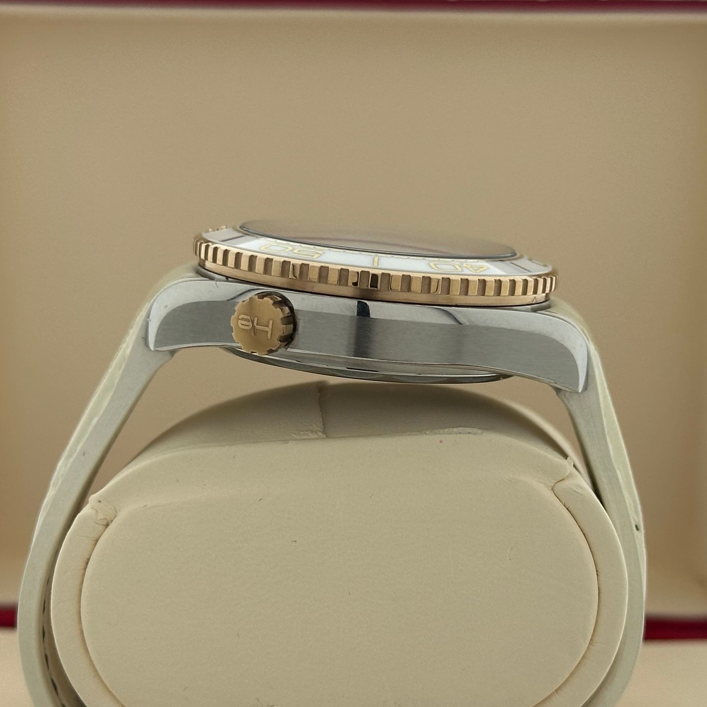 Omega Seamaster Planet Ocean 215.23.40.20.04.001 (2017) - White dial 40 mm Steel case (4/8)