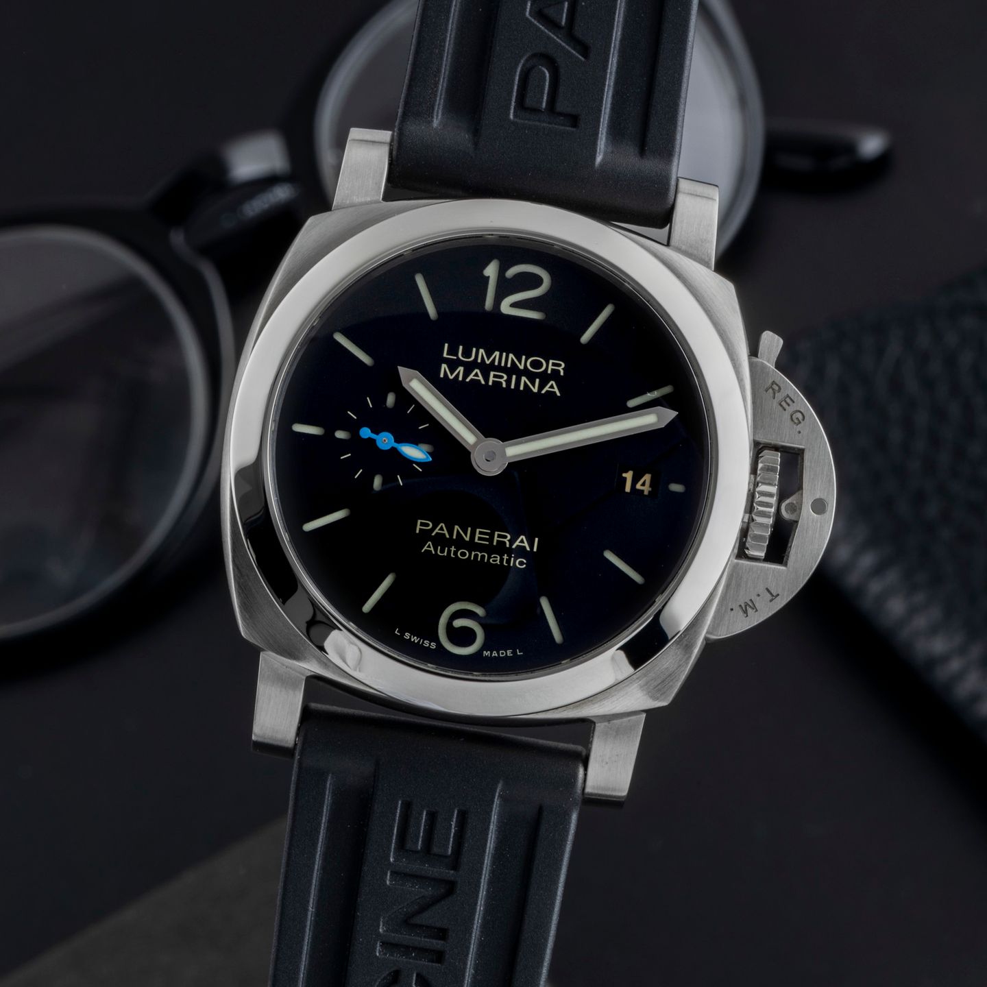 Panerai Luminor 1950 PAM01372 (Unknown (random serial)) - Black dial 40 mm Steel case (3/8)