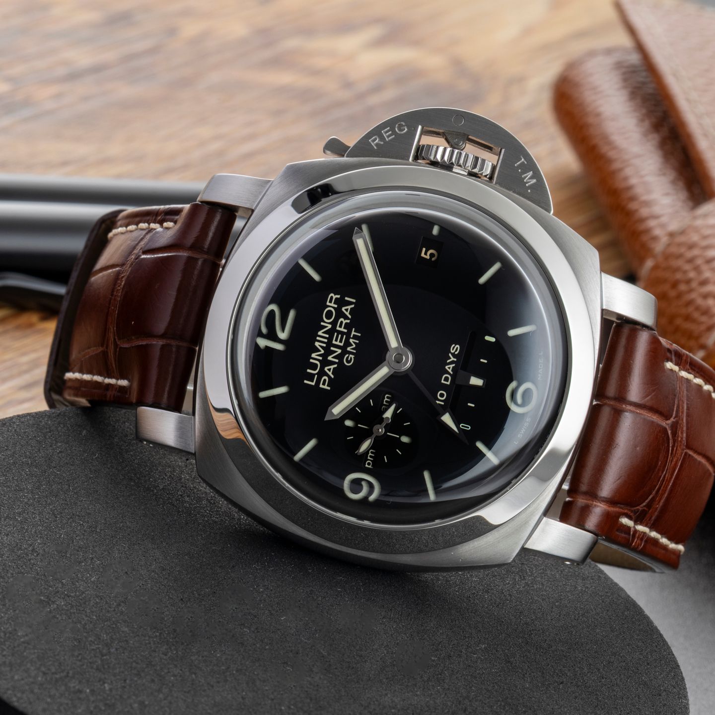 Panerai Luminor 1950 10 Days GMT PAM00270 - (2/8)