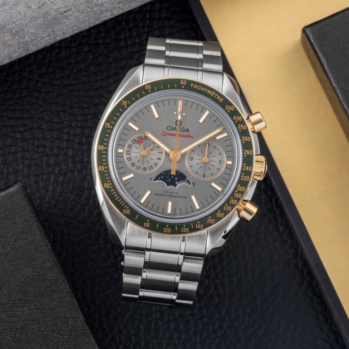 Omega Speedmaster Moonphase 304.23.44.52.06.001 (Unknown (random serial)) - Grey dial 44 mm Steel case (1/8)