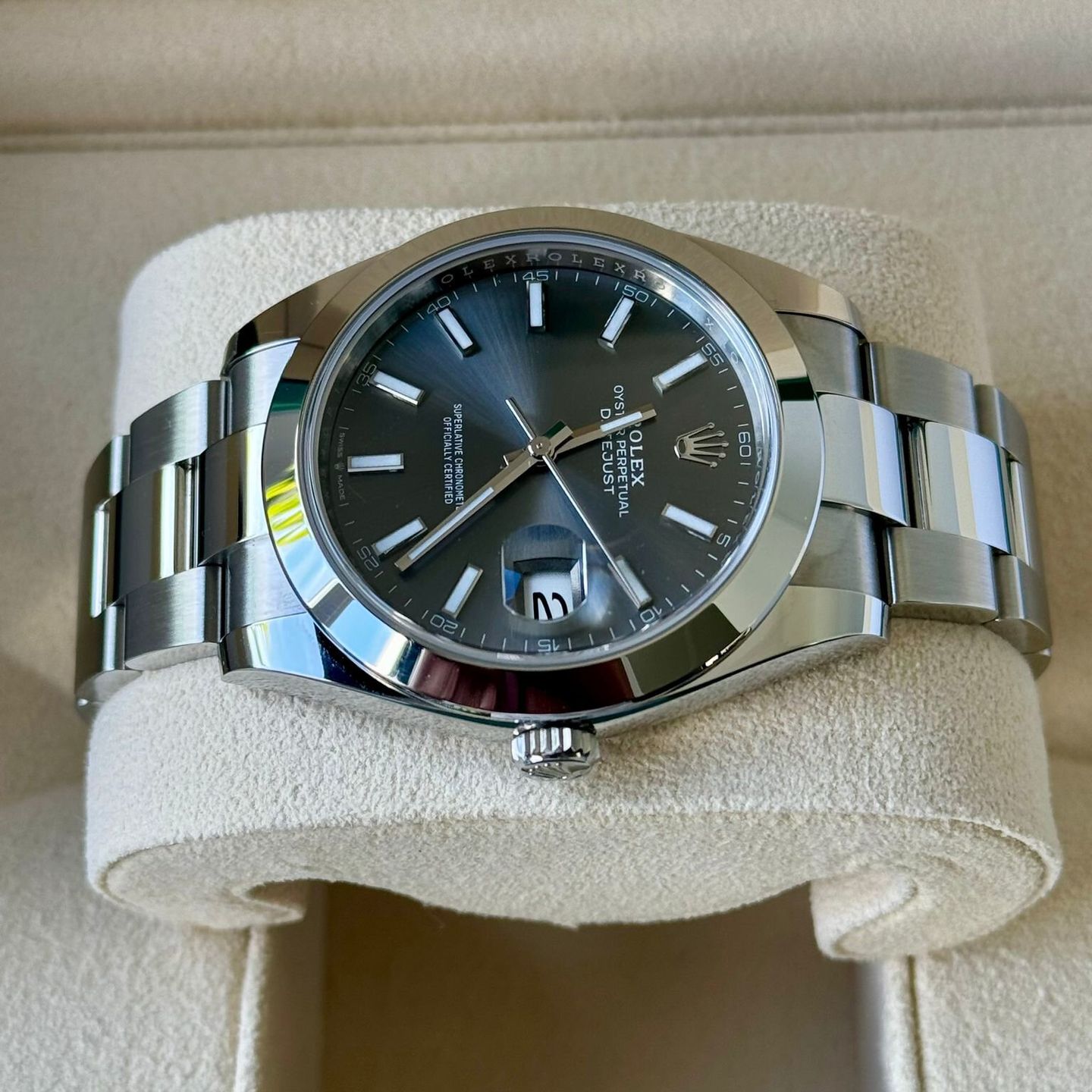 Rolex Datejust 41 126300 (2024) - Grijs wijzerplaat 41mm Staal (4/7)