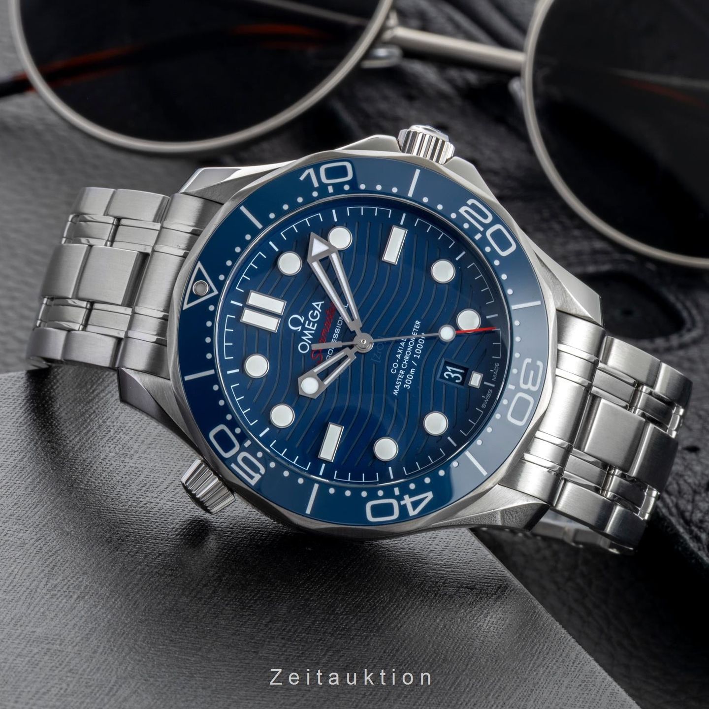 Omega Seamaster Diver 300 M 210.30.42.20.03.001 - (2/8)