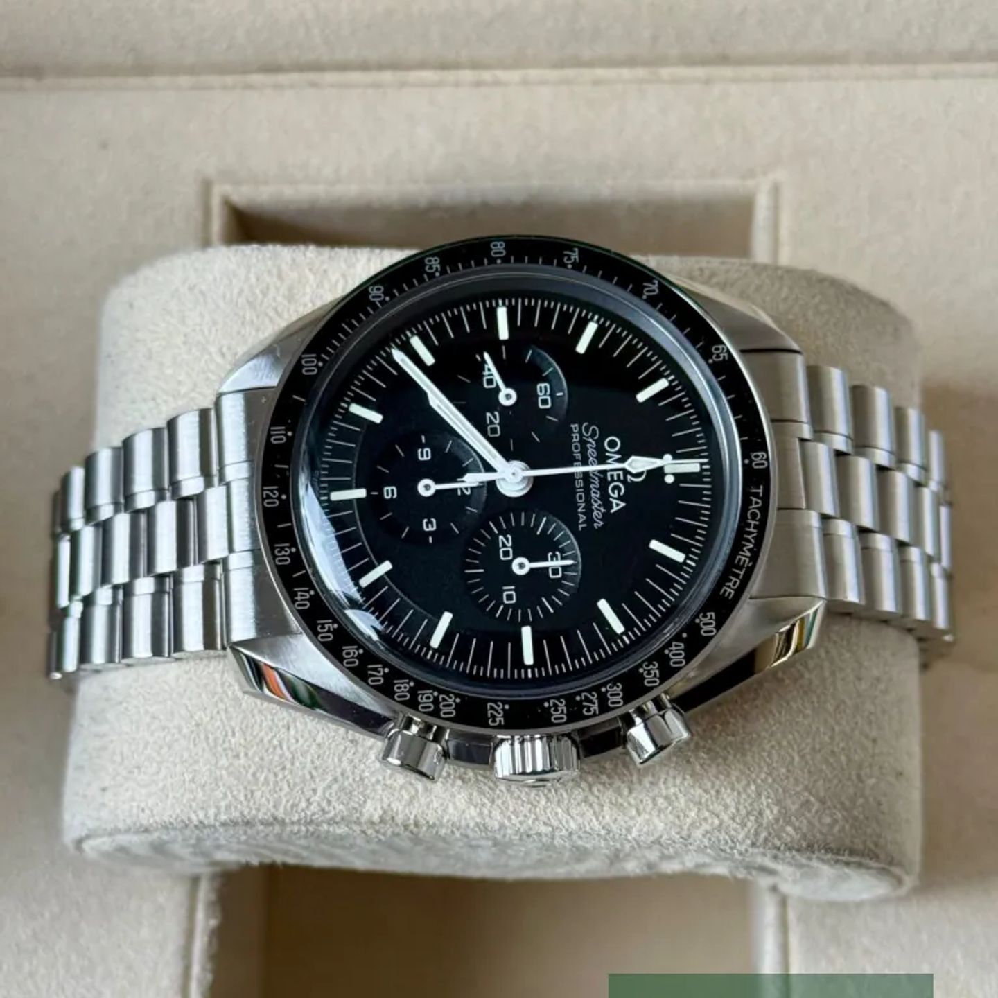 Omega Speedmaster Professional Moonwatch 310.30.42.50.01.001 (2026) - Zwart wijzerplaat 42mm Staal (4/7)