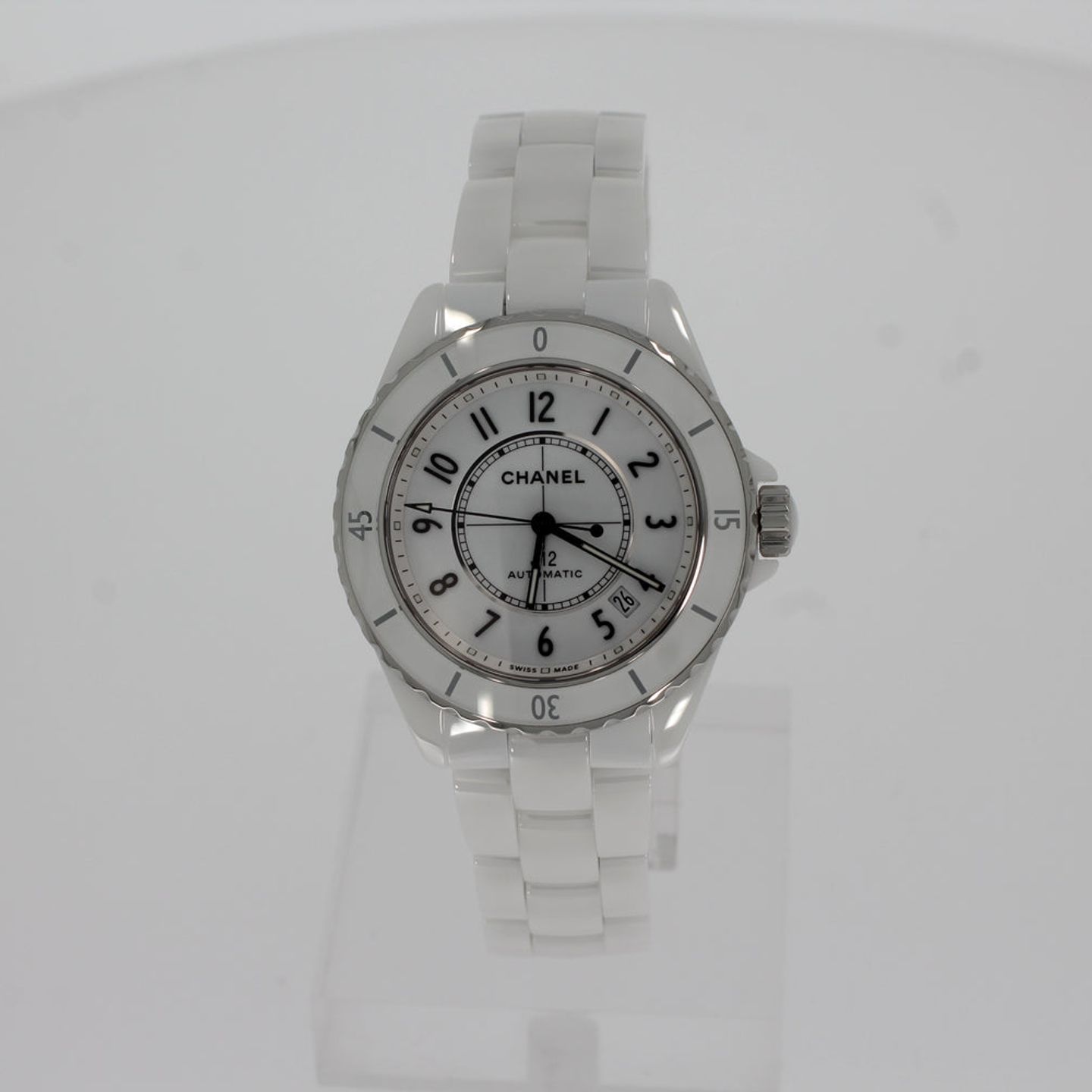 Chanel J12 H5700 (2024) - White dial 38 mm Ceramic case (1/4)