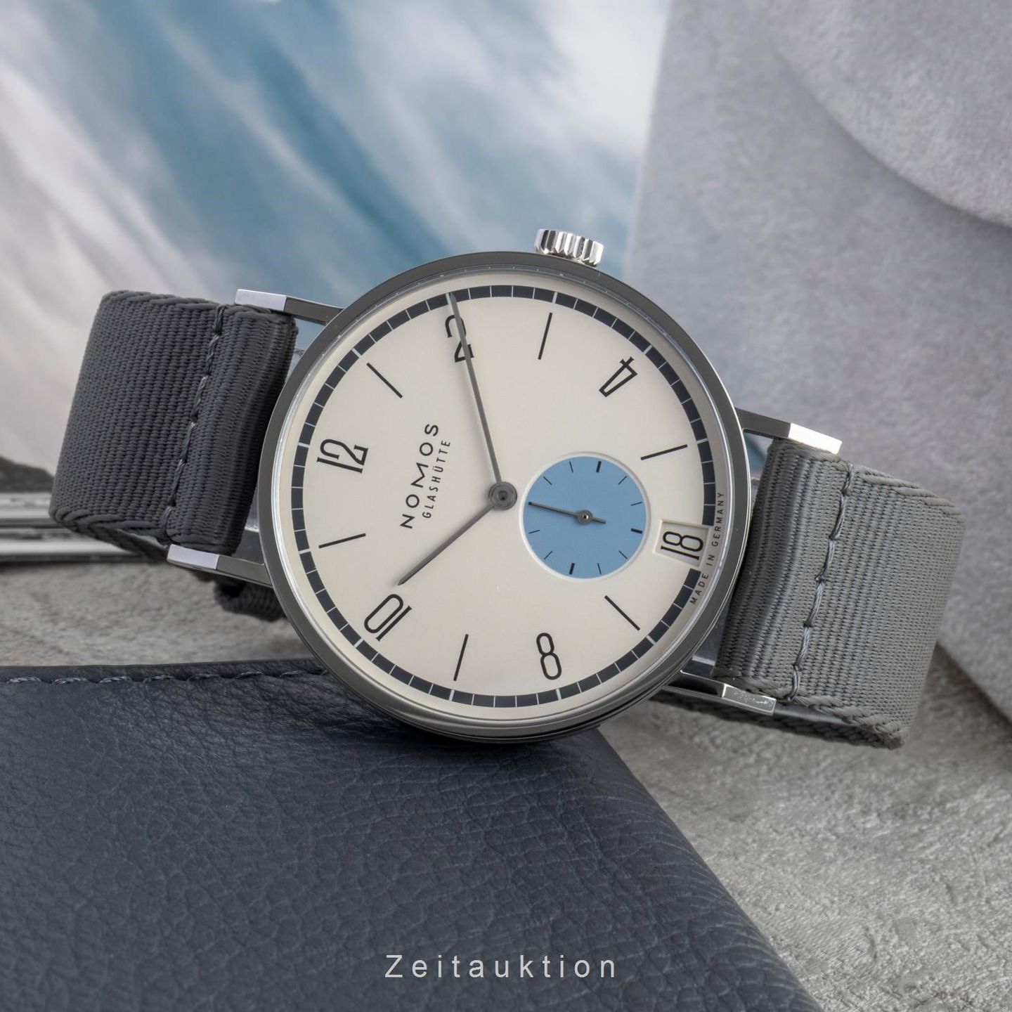 NOMOS Tangente 179.S24 (Onbekend (willekeurig serienummer)) - Beige wijzerplaat 38mm Staal (2/8)