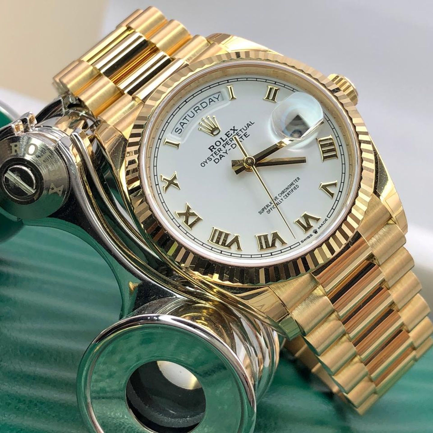 Rolex Day-Date 128238 (2025) - White dial 43 mm Yellow Gold case (4/8)