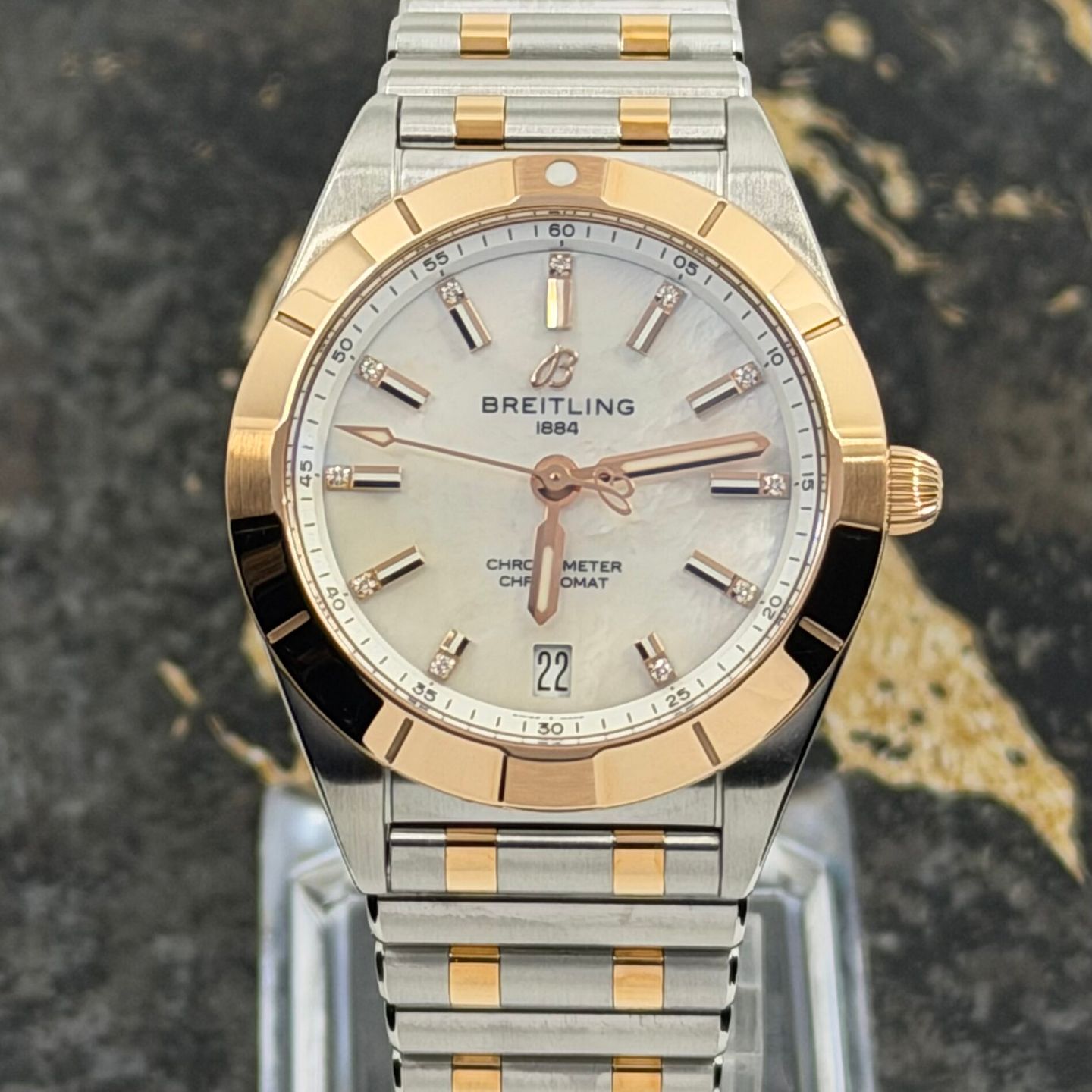 Breitling Chronomat U77310101A2U1 (2026) - Pearl dial 32 mm Gold/Steel case (2/8)