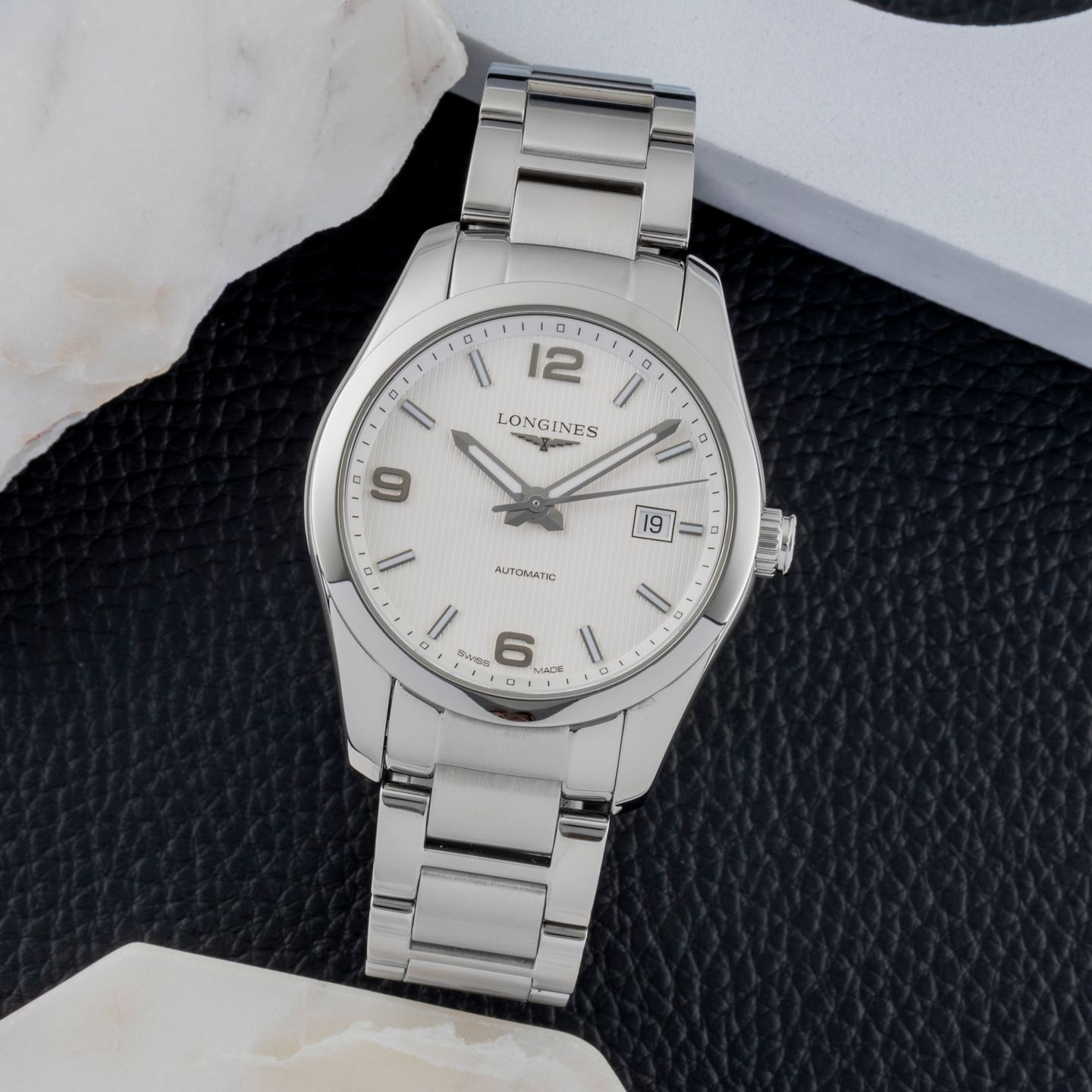 Longines Conquest Classic L2.785.4.76.6 (2020) - Silver dial 40 mm Steel case (1/8)