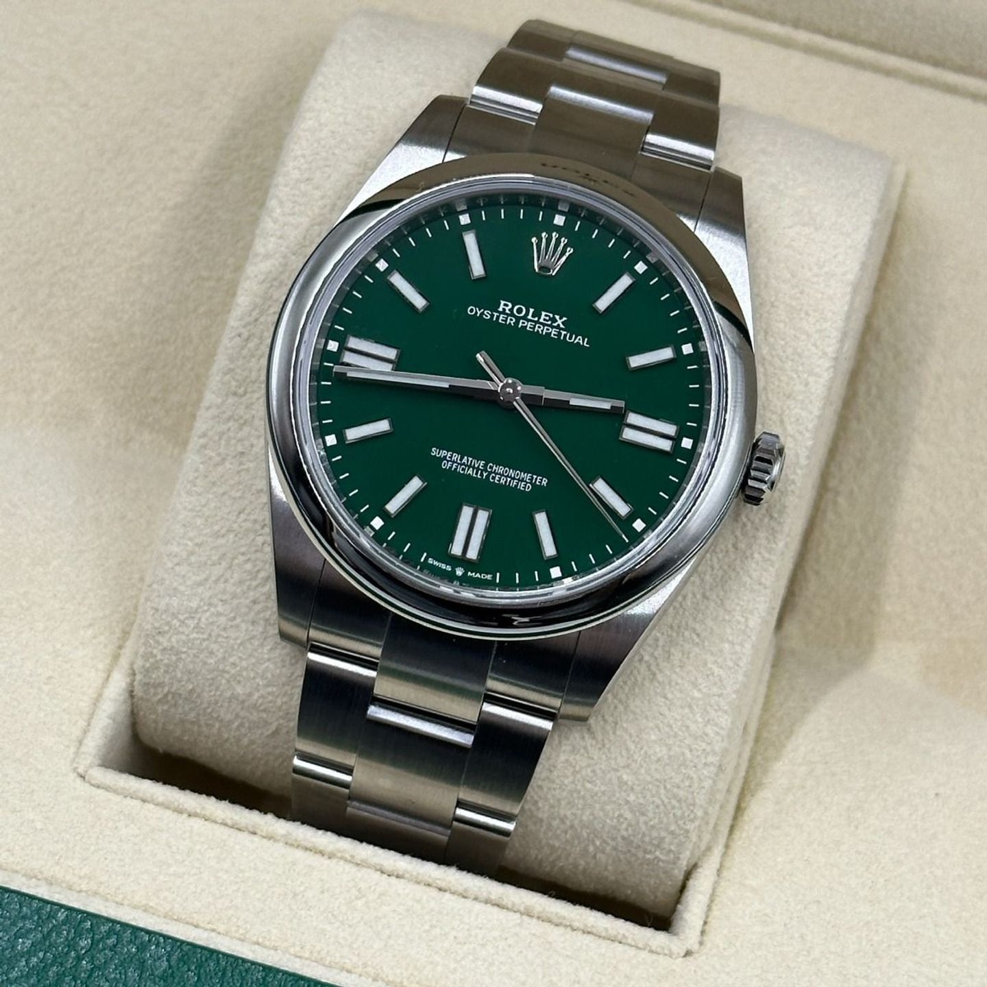 Rolex Oyster Perpetual 41 124300 (2024) - Green dial 41 mm Steel case (8/8)