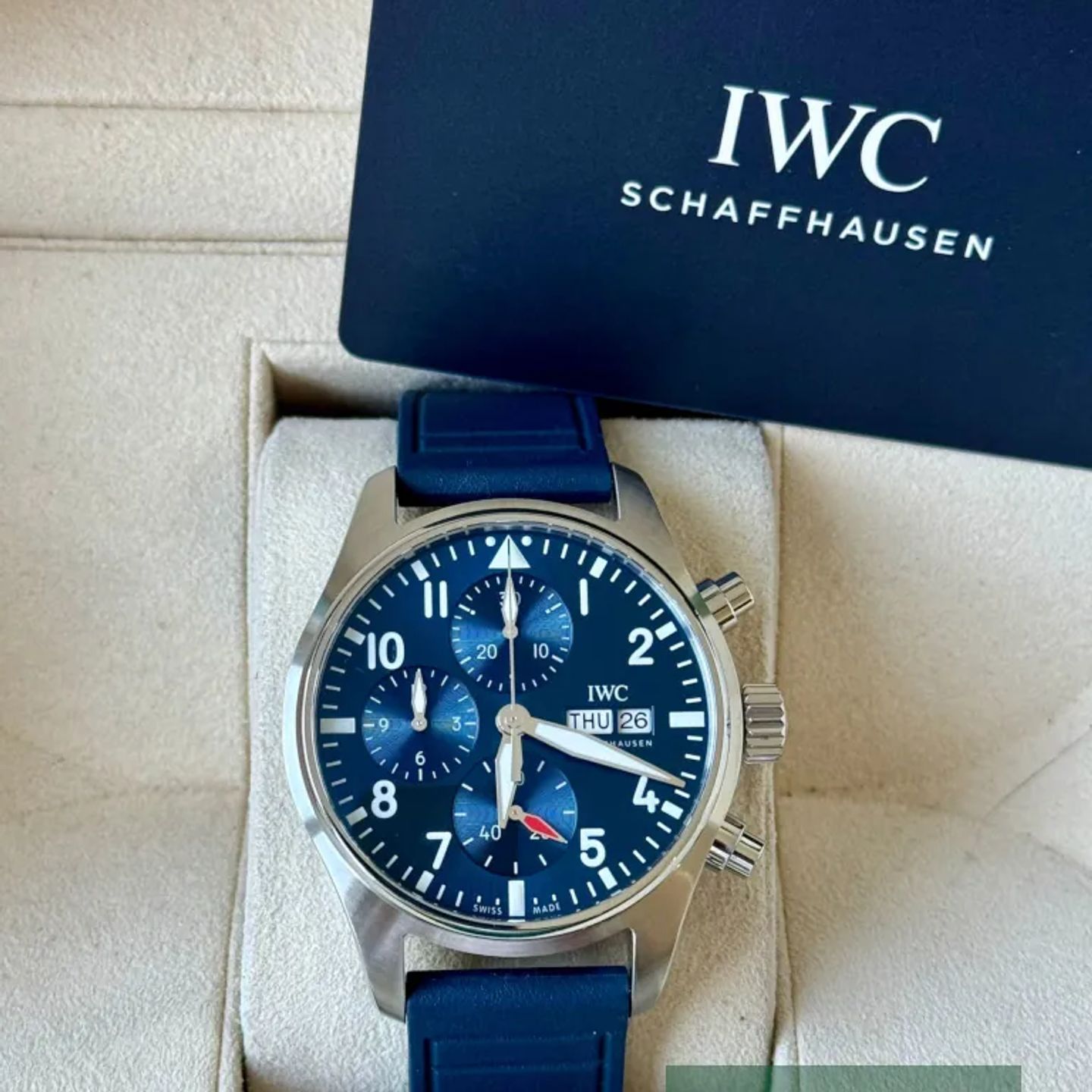 IWC Pilot Chronograph IW388101 (2022) - Blue dial 41 mm Steel case (6/6)