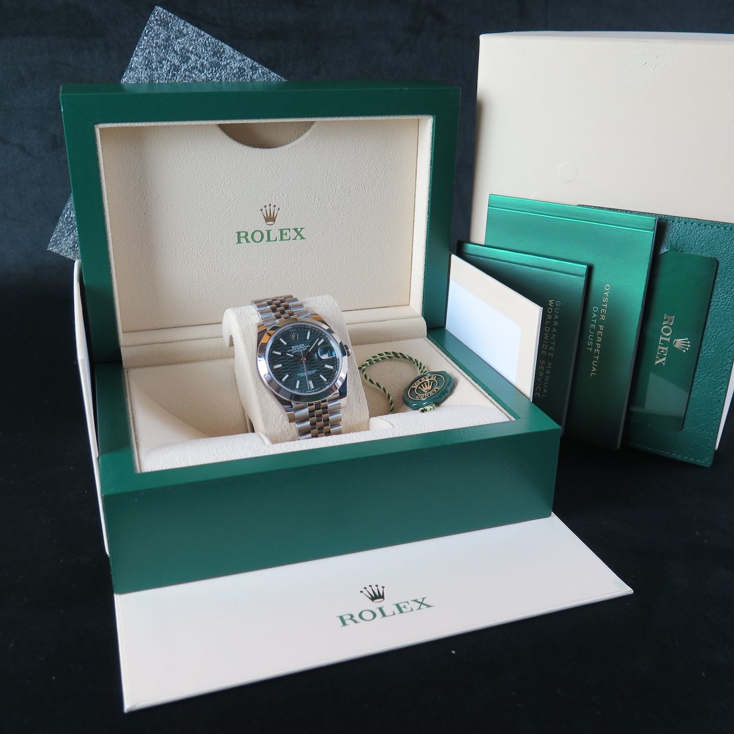 Rolex Datejust 41 126300 - (8/8)