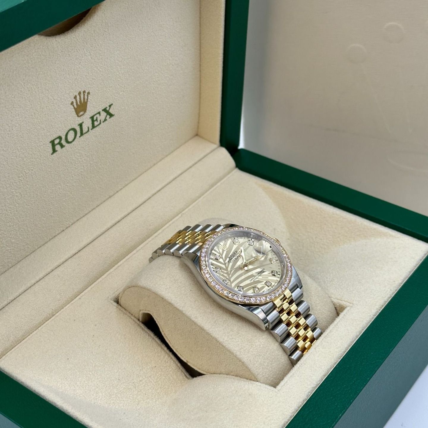 Rolex Datejust 36 126283RBR (2023) - Goud wijzerplaat 36mm Staal (3/8)