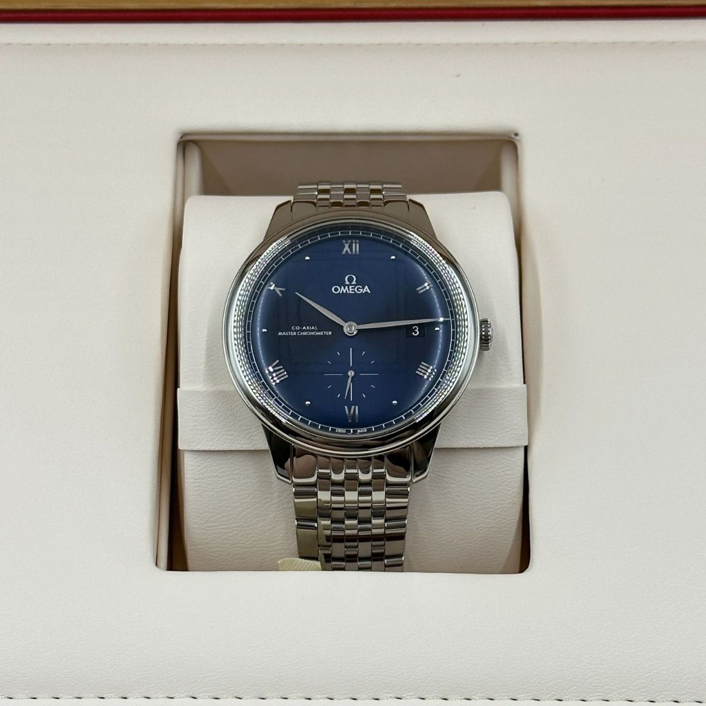 Omega De Ville 434.10.41.20.03.001 (2024) - Blue dial 41 mm Steel case (5/8)