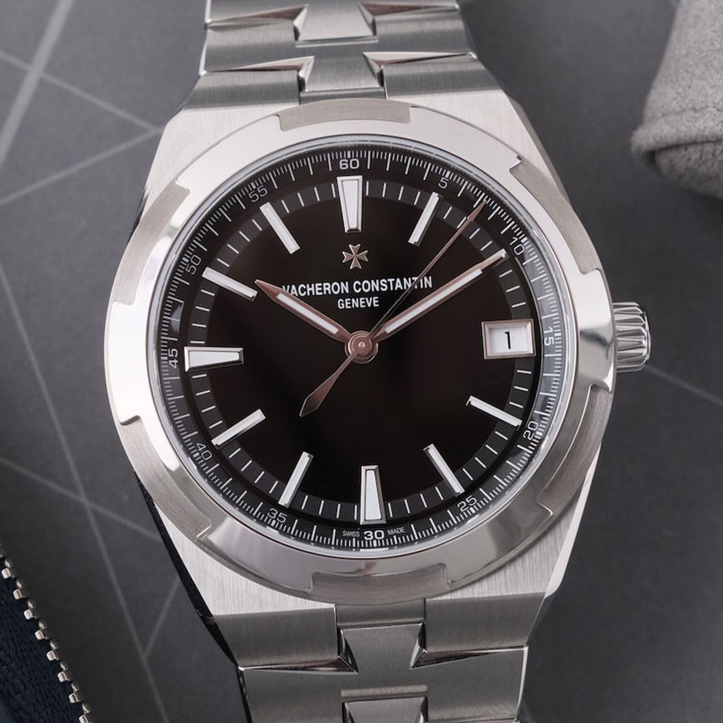 Vacheron Constantin Overseas 4520V/210A-B128 - (1/8)