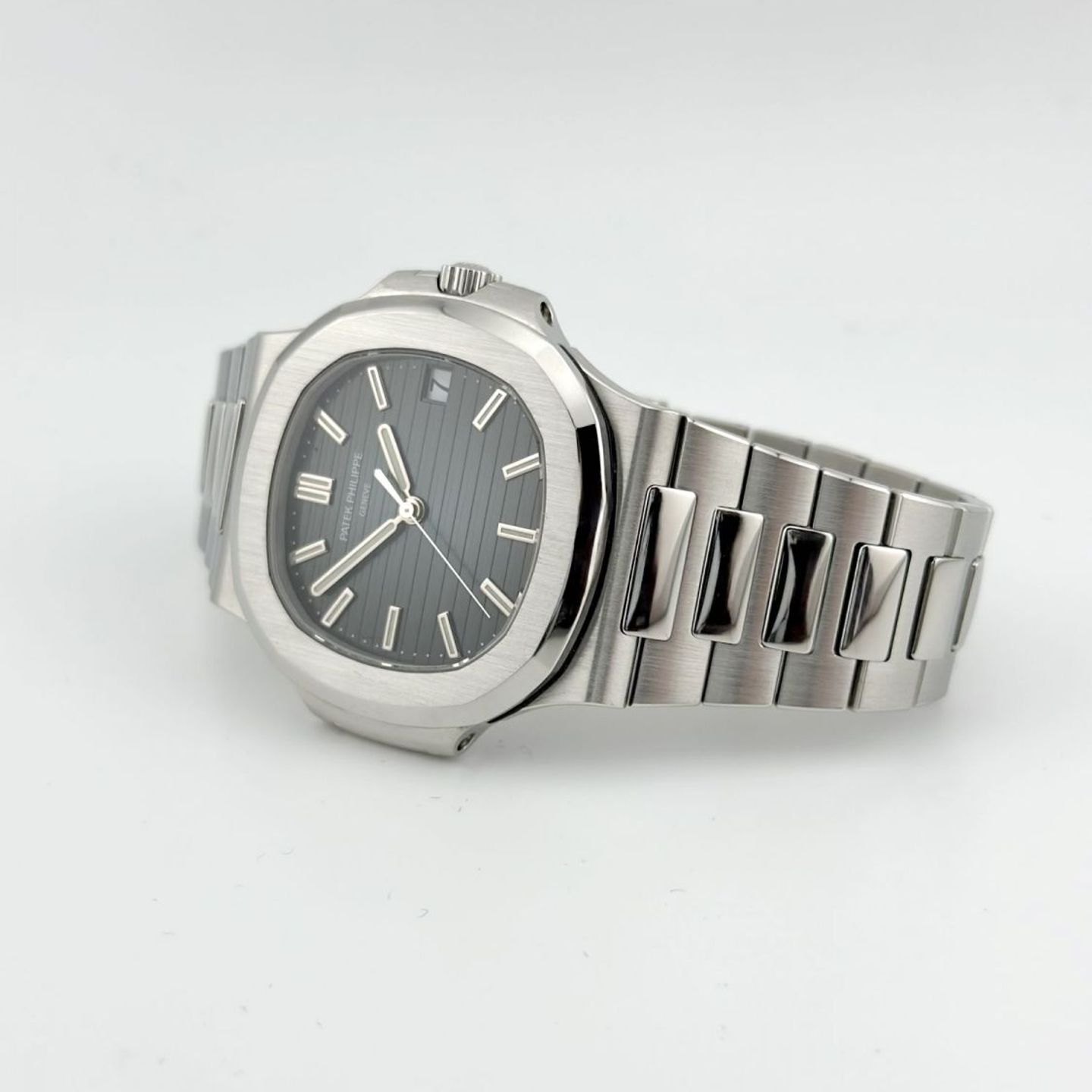 Patek Philippe Nautilus 5711/1A-010 - (4/7)