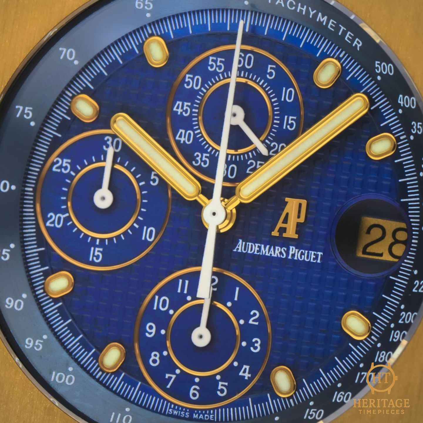Audemars Piguet Royal Oak Offshore Chronograph 25721BA.OO.1000BA.02.A (2011) - 42mm Geelgoud (2/8)