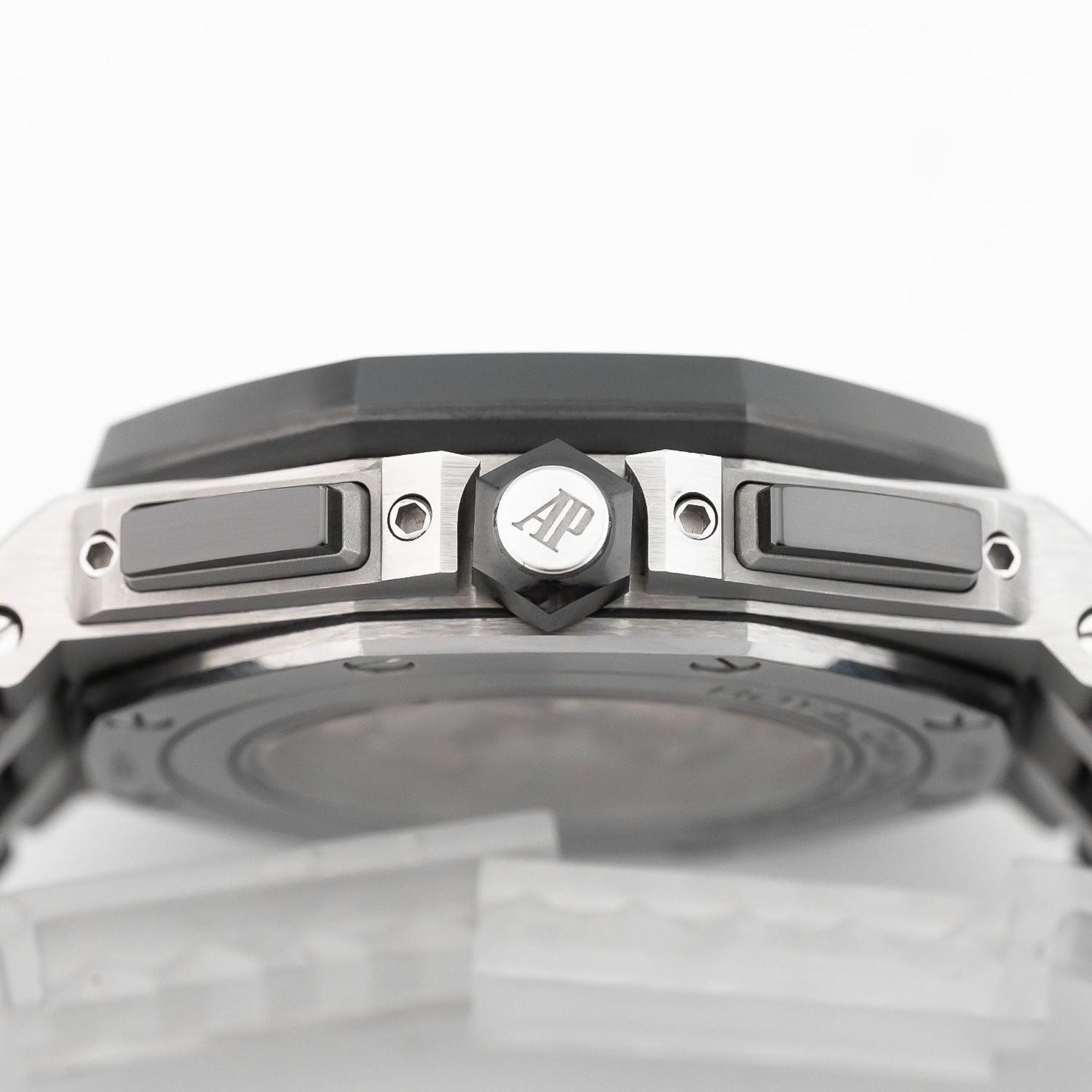 Audemars Piguet Royal Oak Offshore Chronograph 26400SO - (4/7)