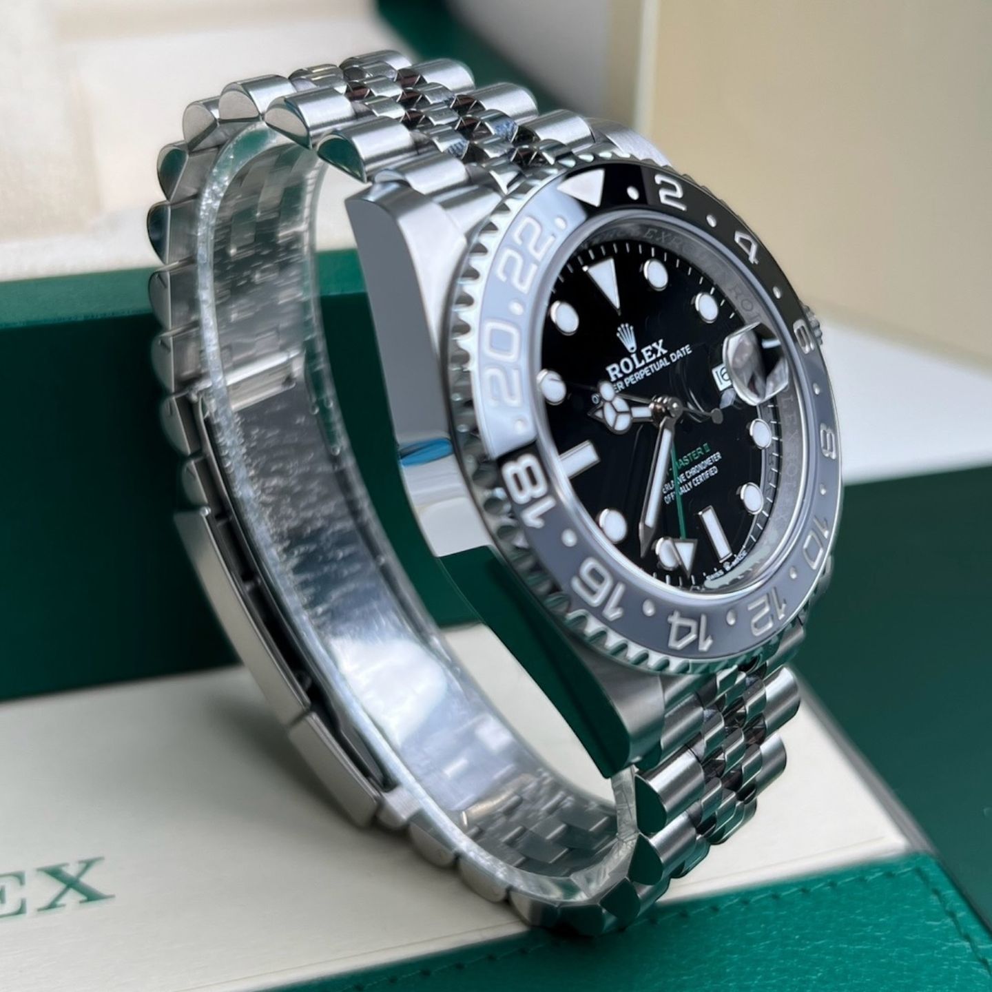 Rolex GMT-Master II 126710GRNR (2024) - Zwart wijzerplaat 40mm Staal (3/5)