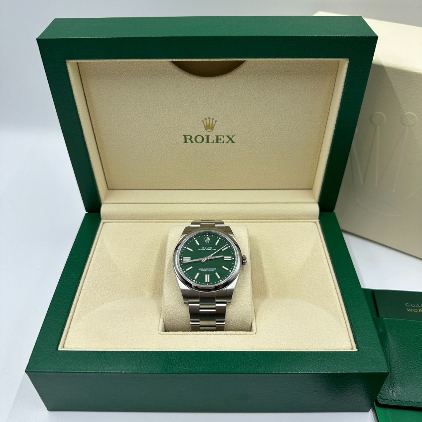 Rolex Oyster Perpetual 41 124300 (2024) - Groen wijzerplaat 41mm Staal (4/8)